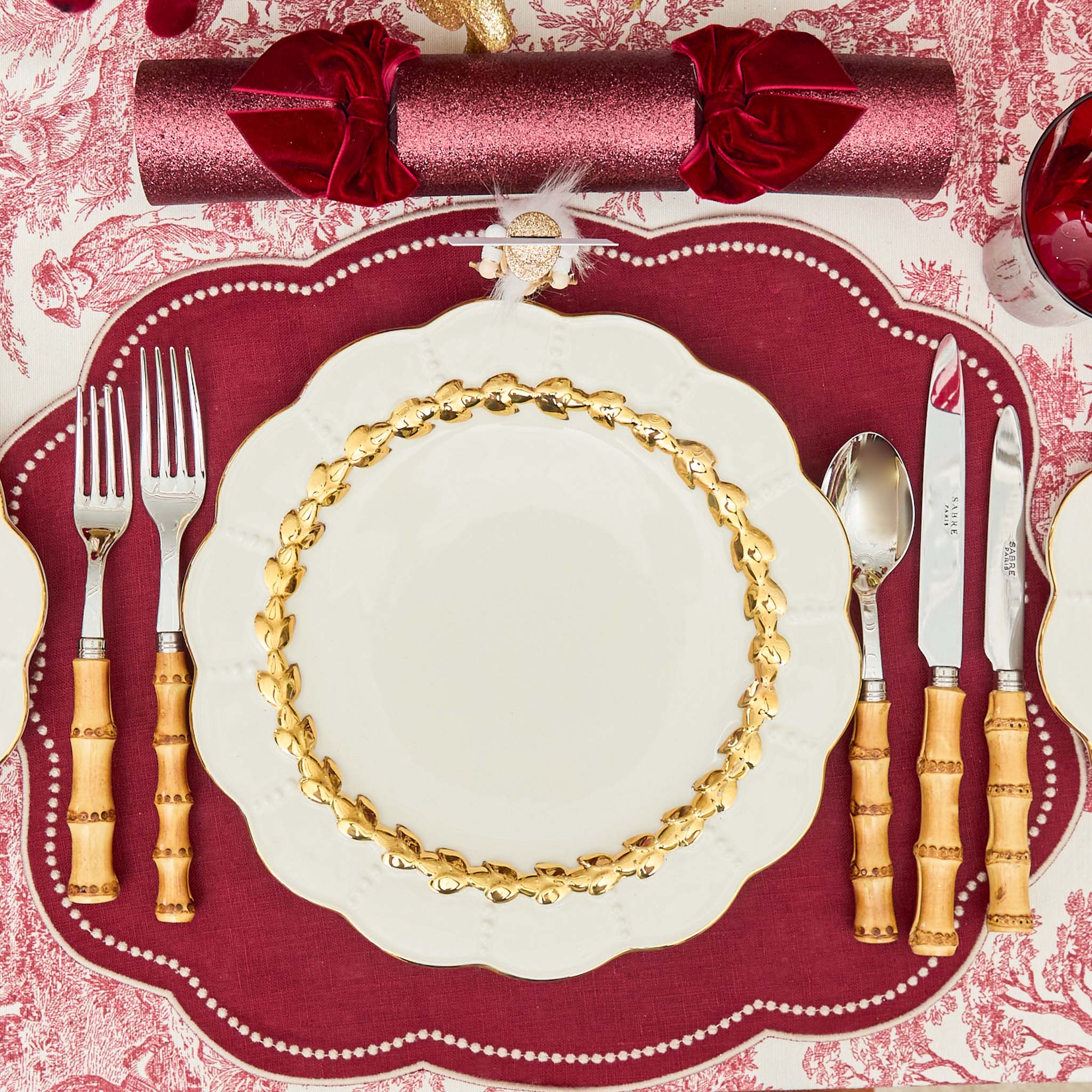 Gold Laurel Dinner Plate