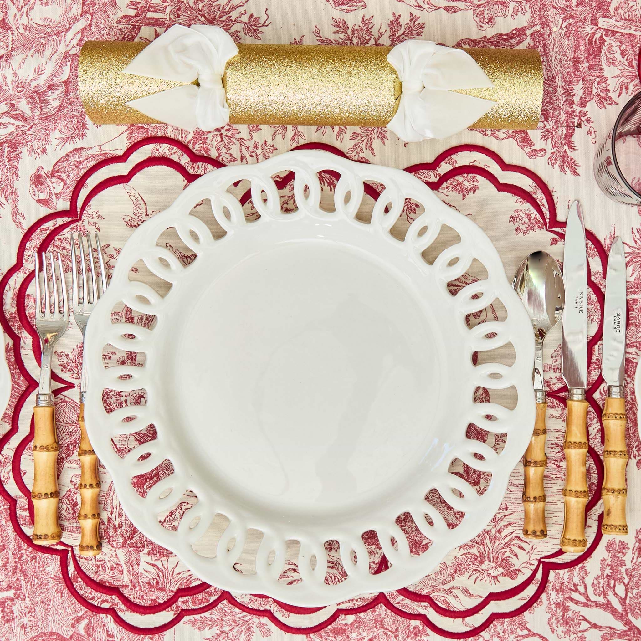 White Lace Dinner Plates (Set of 4)
