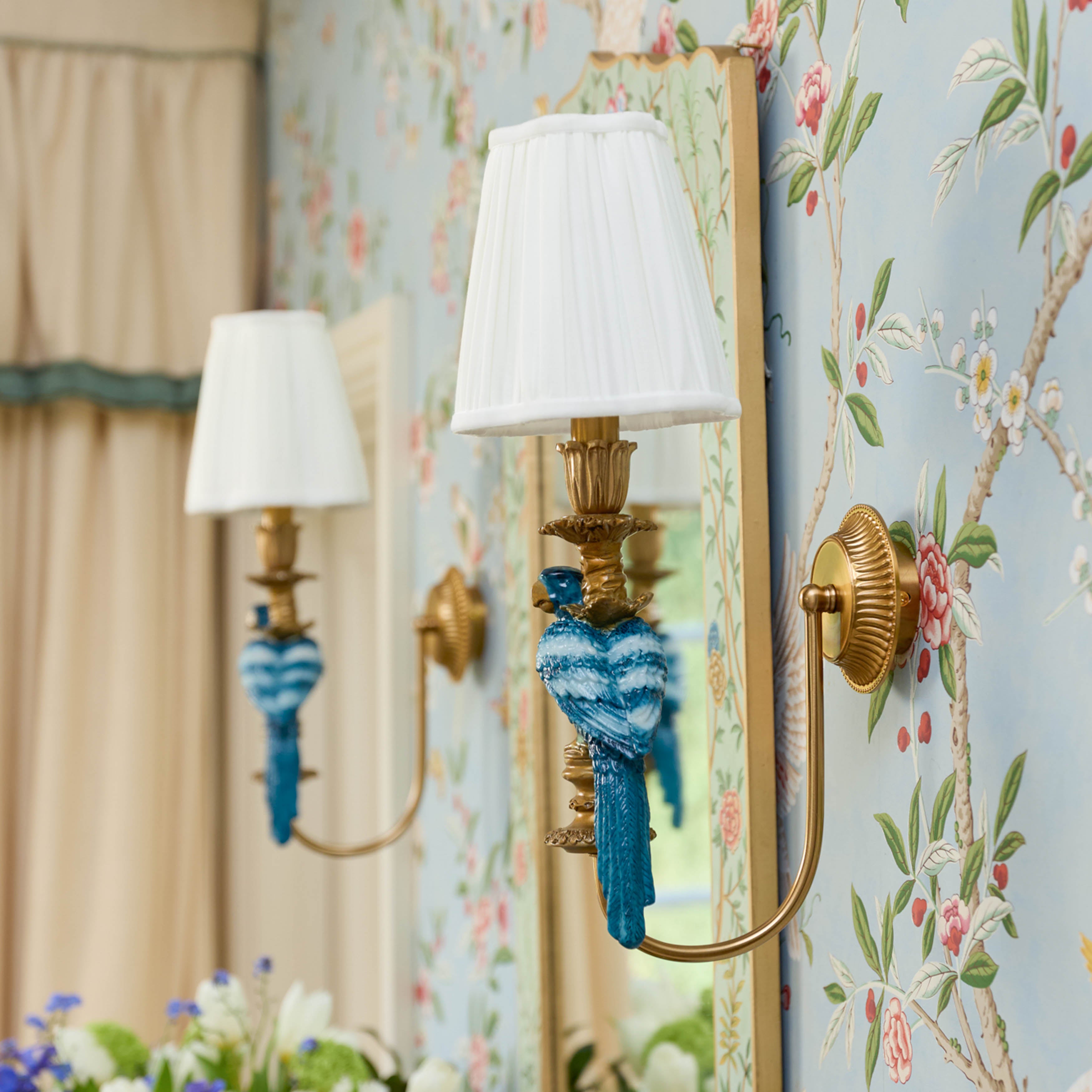 新品未使用　ウォールアート　４枚セット　マリン　ブルー ゴールド　海外インテリア Pair of Blue Parrot Rechargeable Wall Lights with Cream Pleated Shades