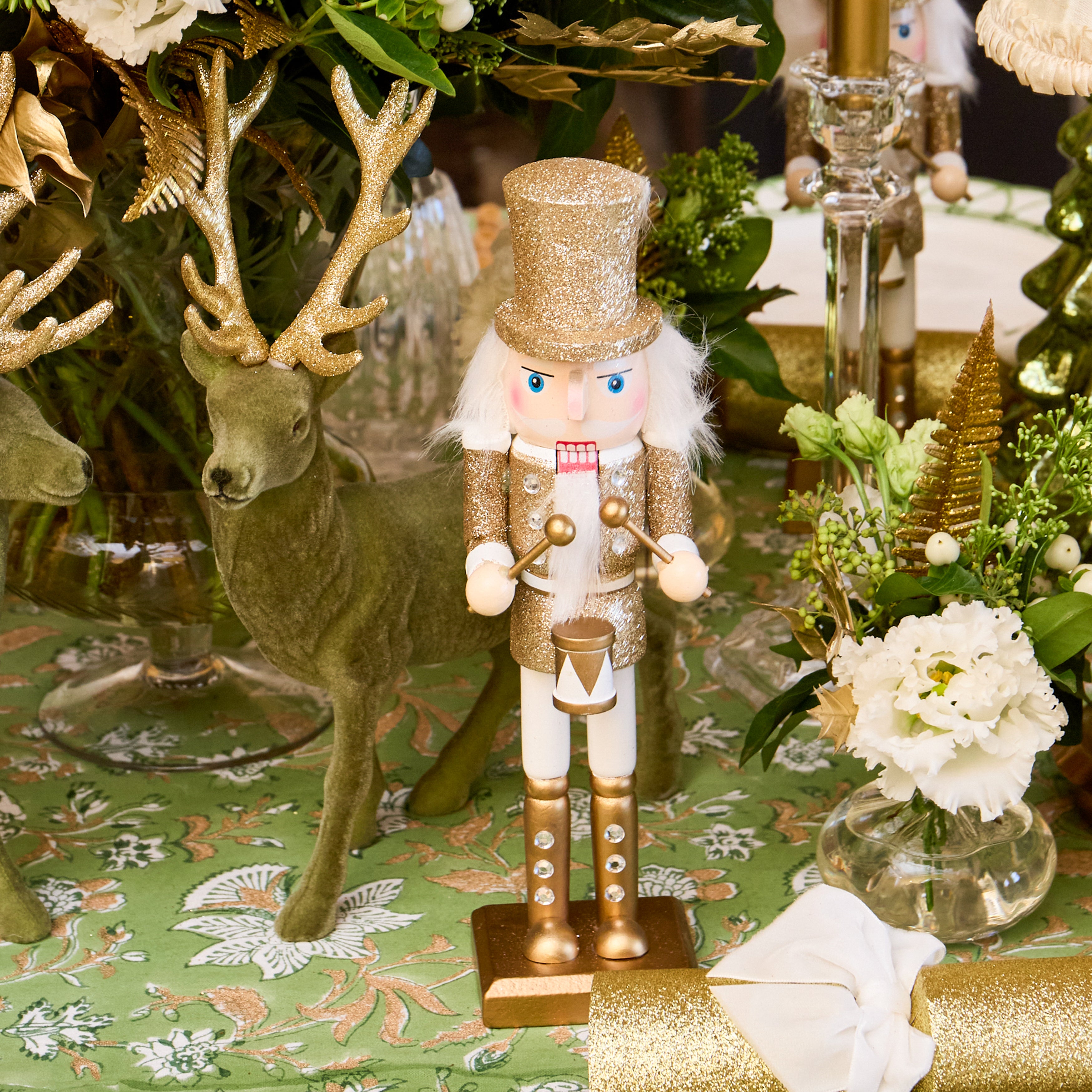 Gold Glitter Nutcrackers (Pair)