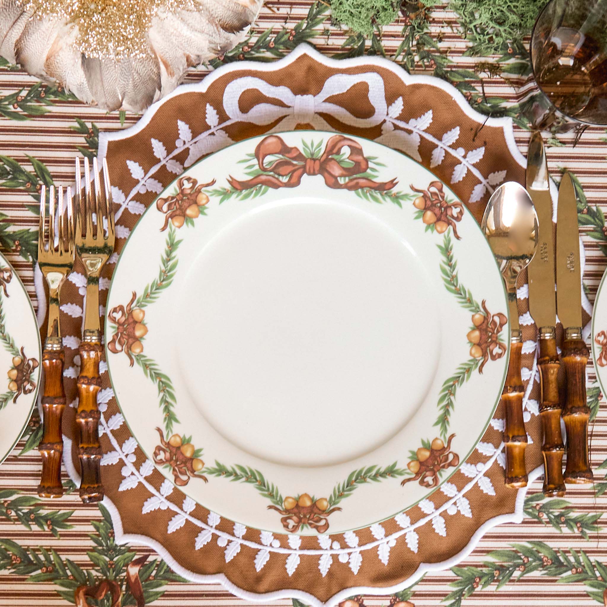 Acorn Garland Dinner & Starter Plates (Set of 8)