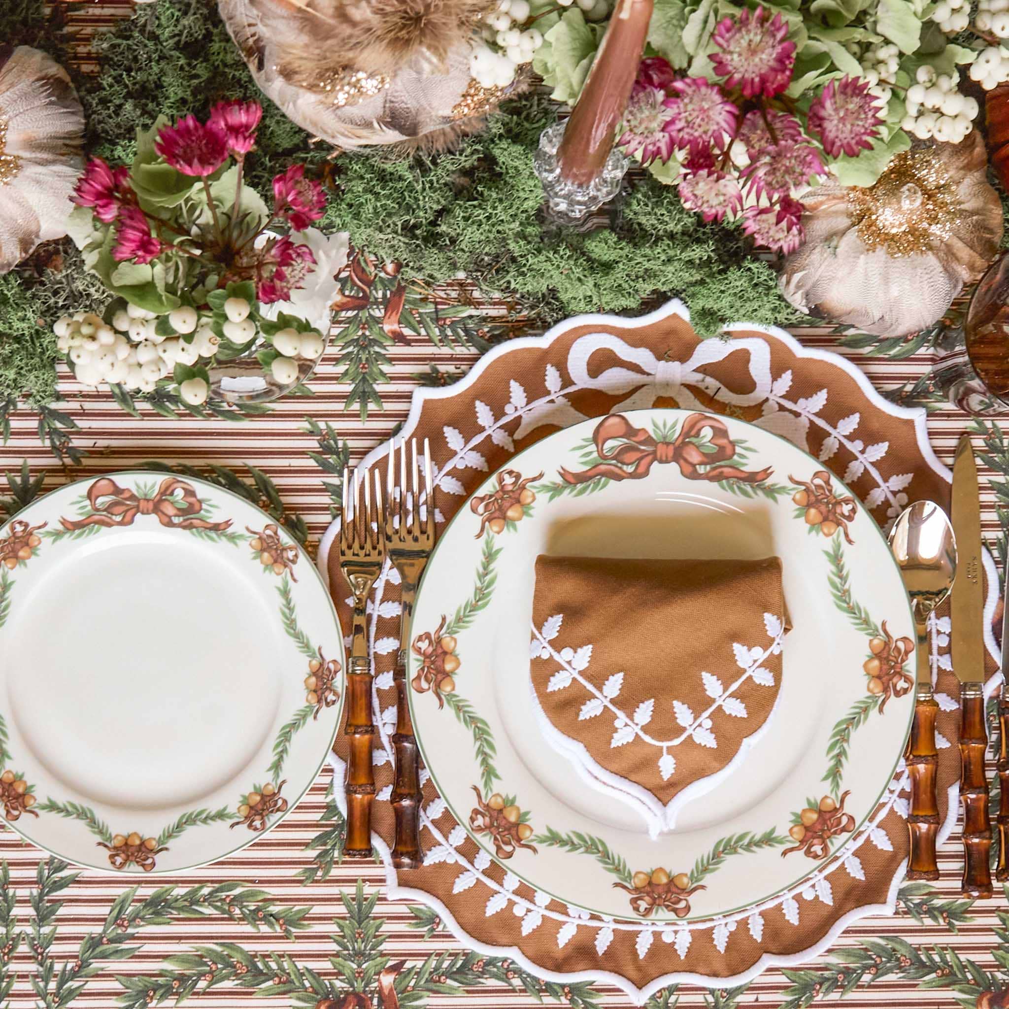 Acorn Garland Dinner & Starter Plates (Set of 8)