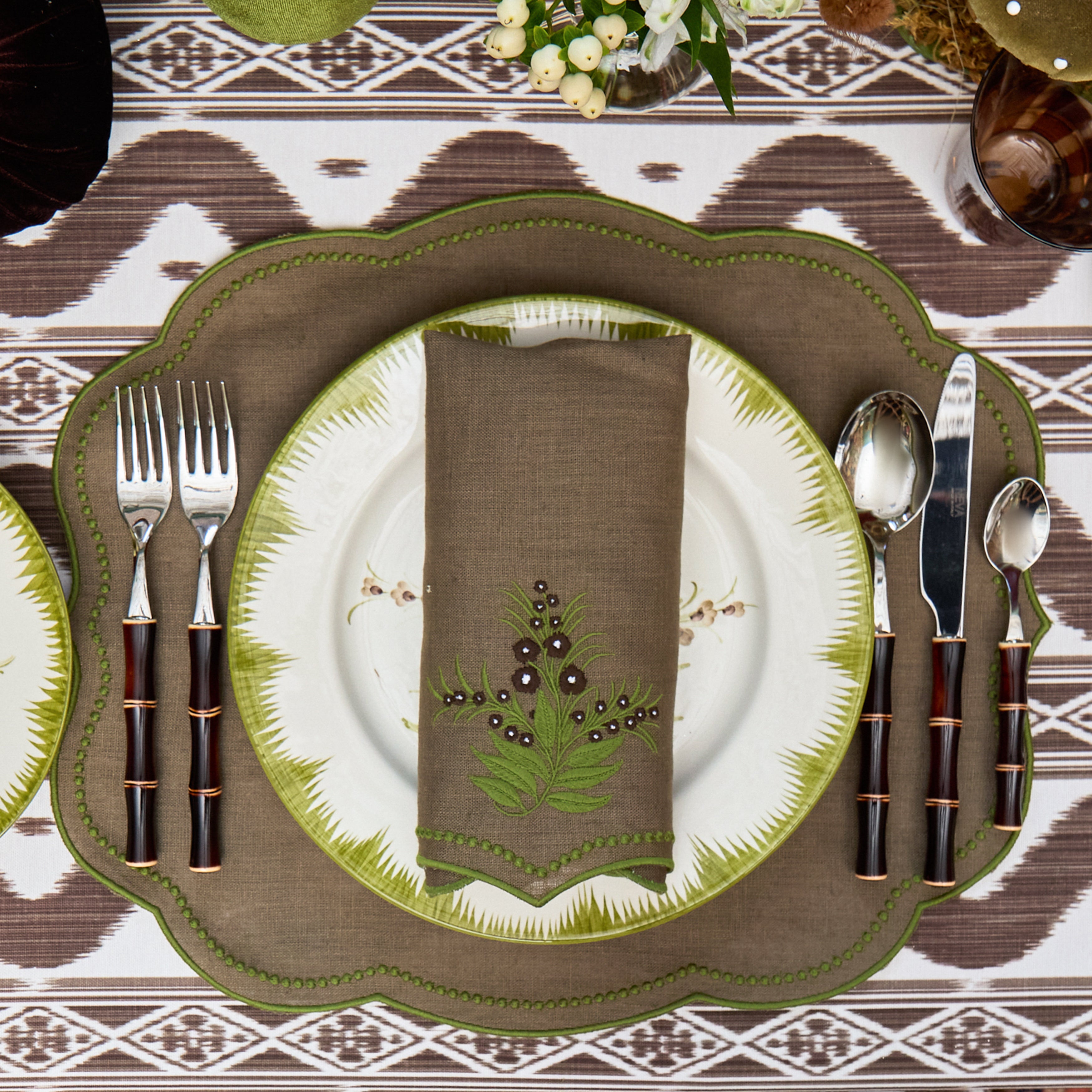 Walnut & Green Eloise Linen Placemats & Araminta Napkins (Set of 8)