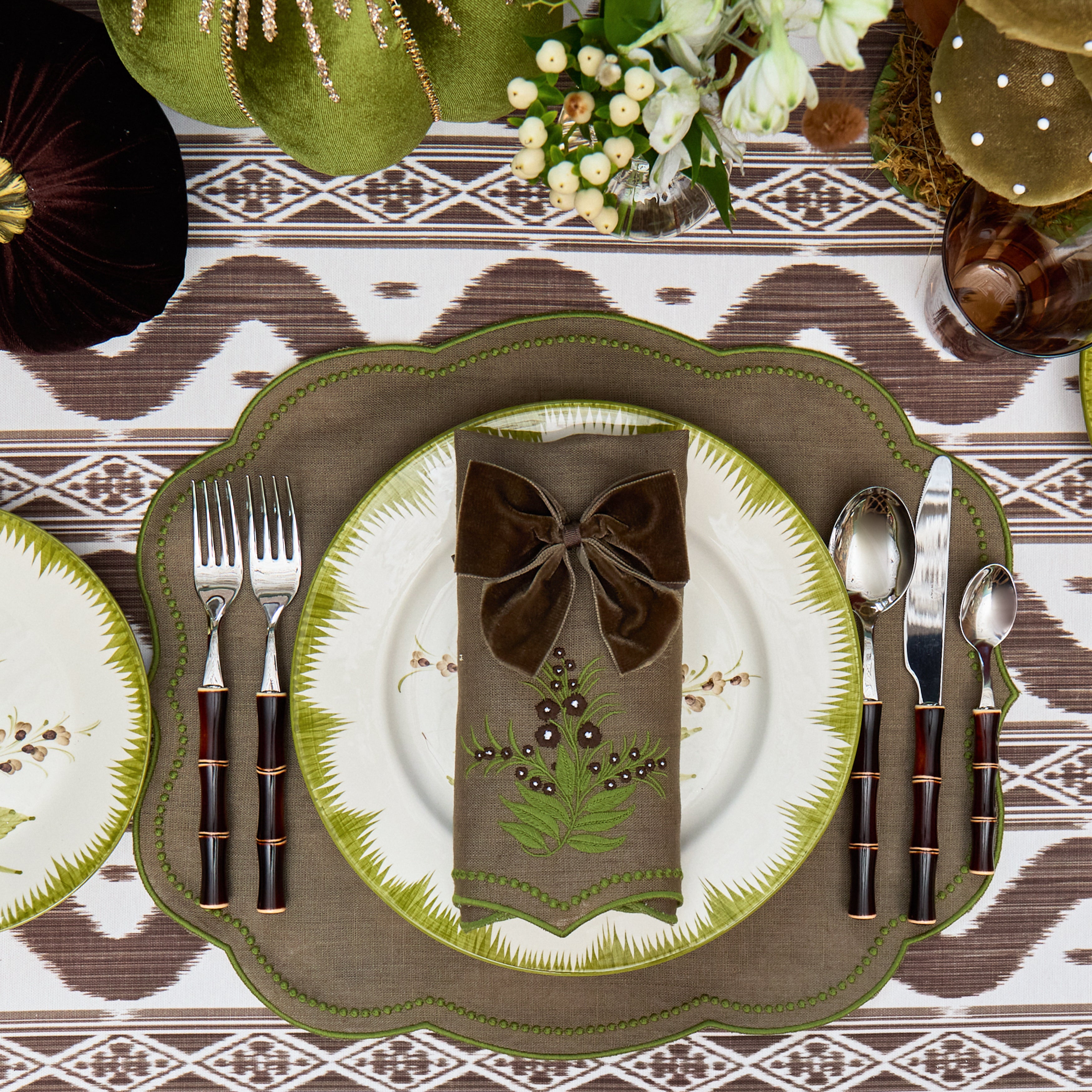 Walnut & Green Araminta Linen Napkins (Set of 4)
