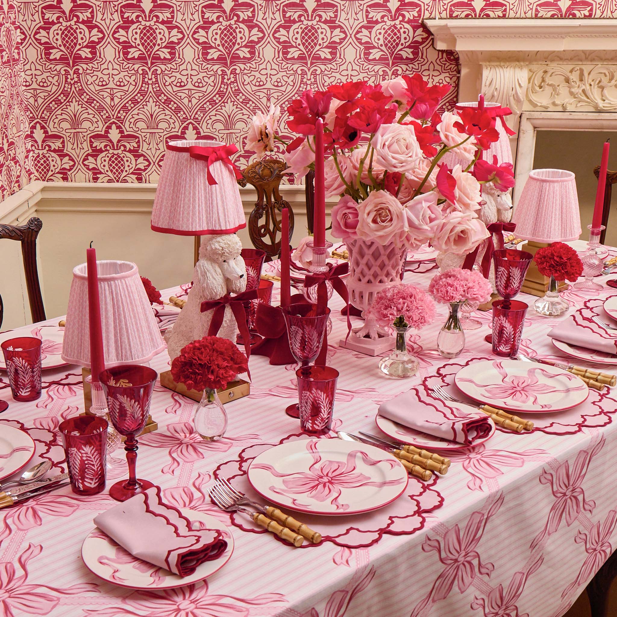 Lily Pink & Red Napkins (Set of 4)