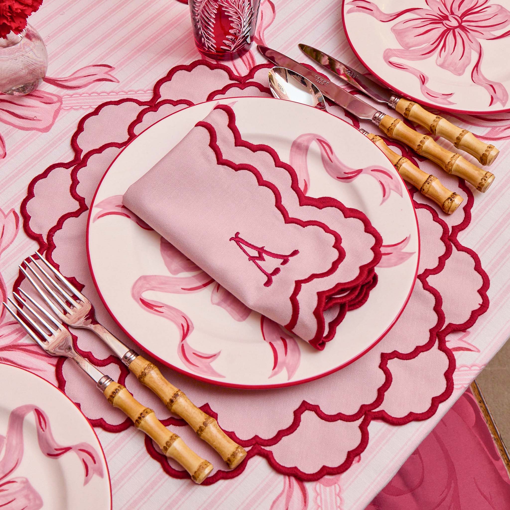 Lily Pink & Red Napkins (Set of 4)