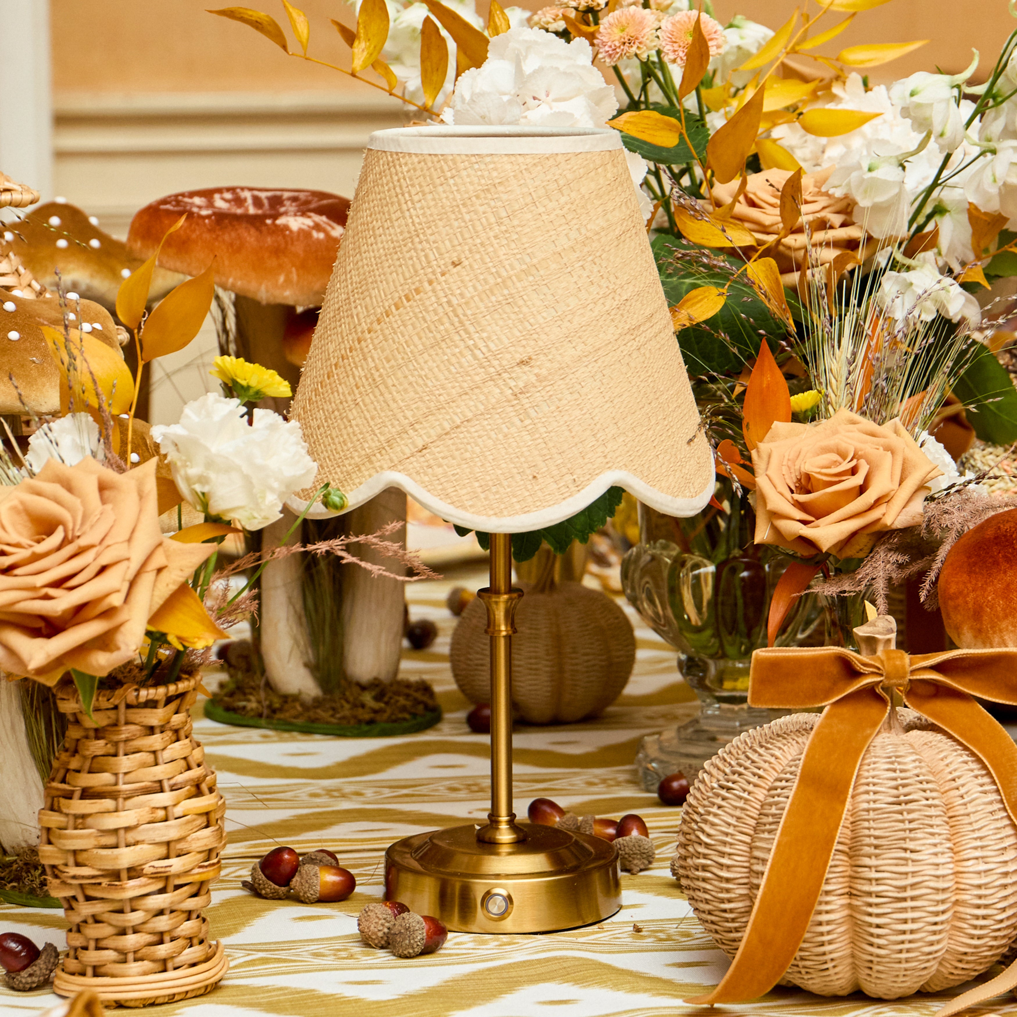 Short Edie Rechargeable Lamp with Grasscloth Shade (18cm)