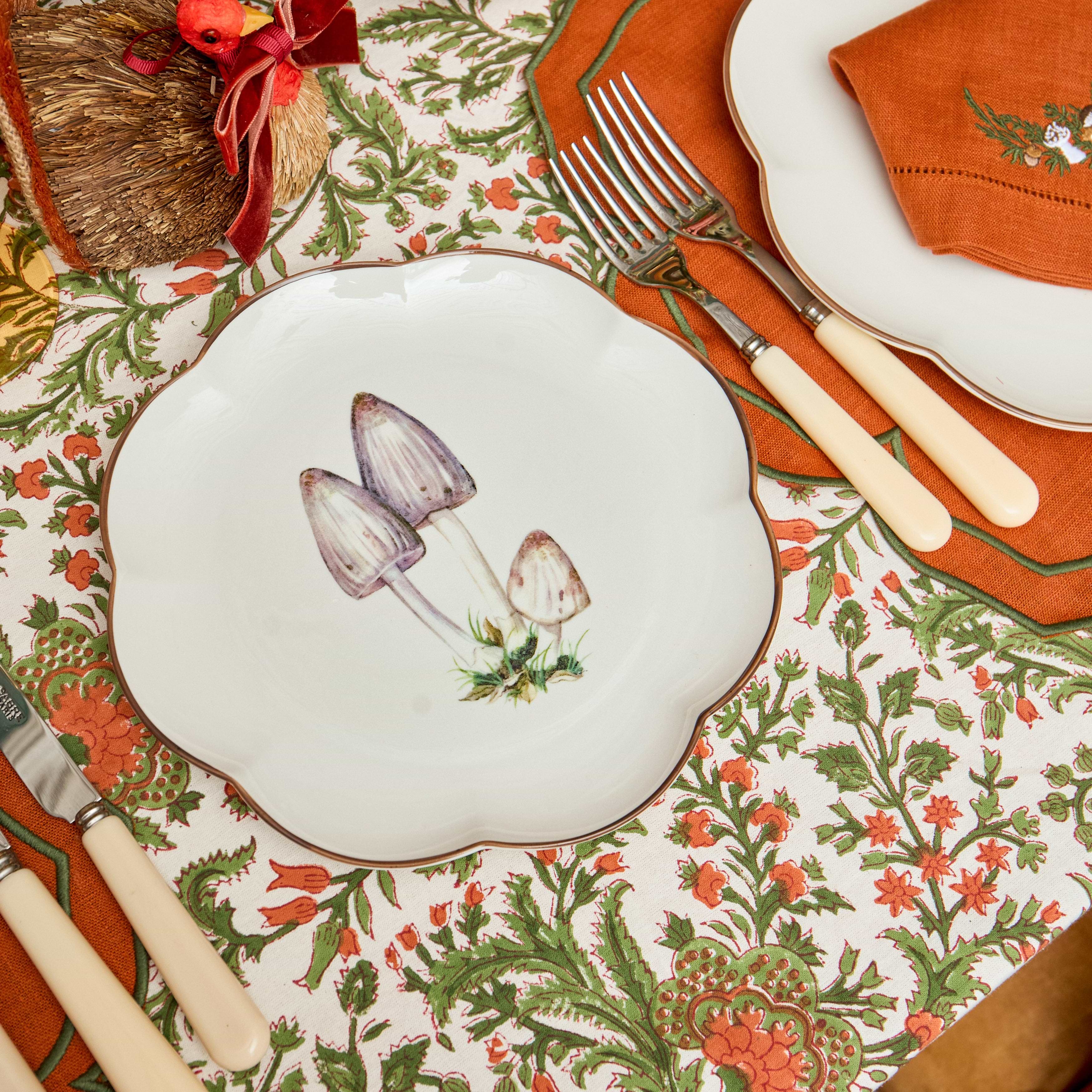 Scalloped Mushroom Starter Plates (Set of 4)