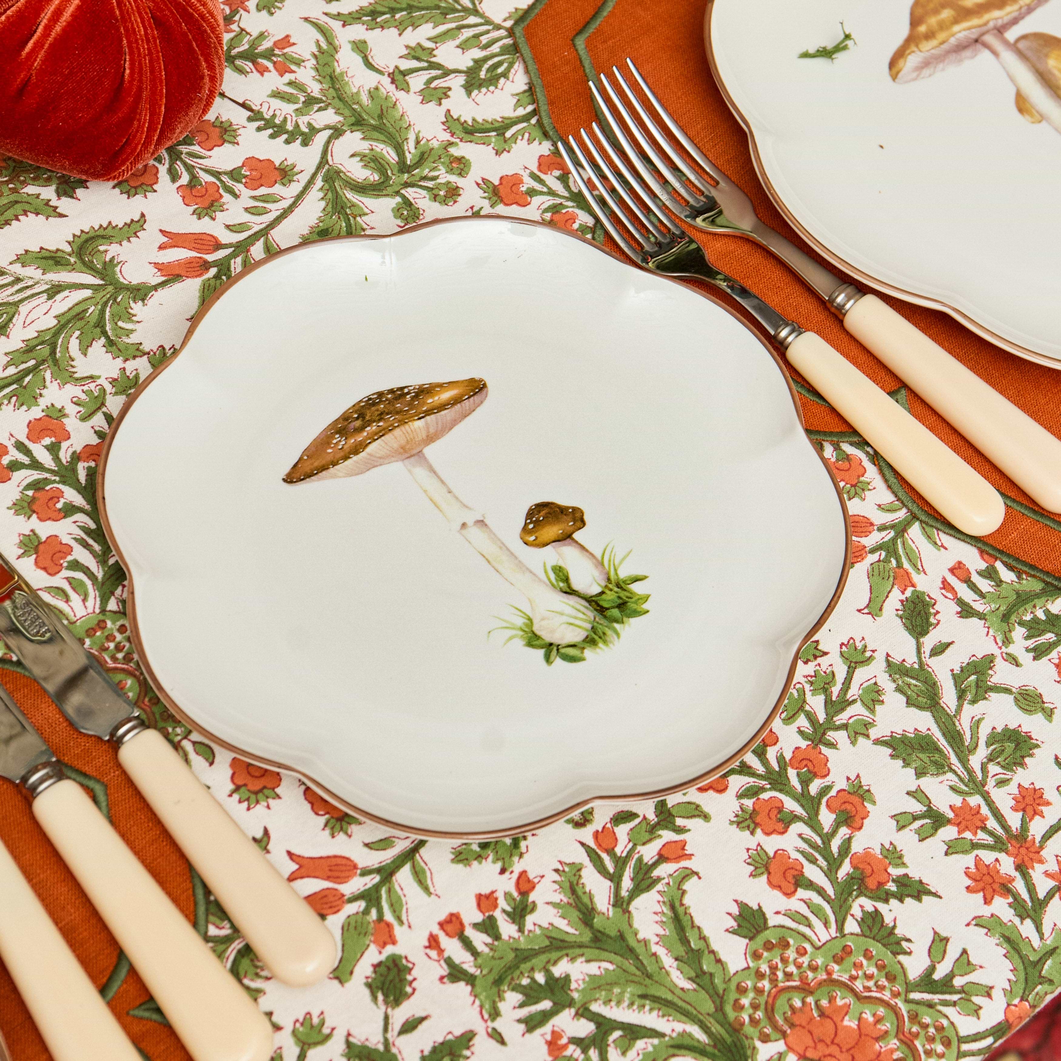 Scalloped Mushroom Starter Plates (Set of 4)