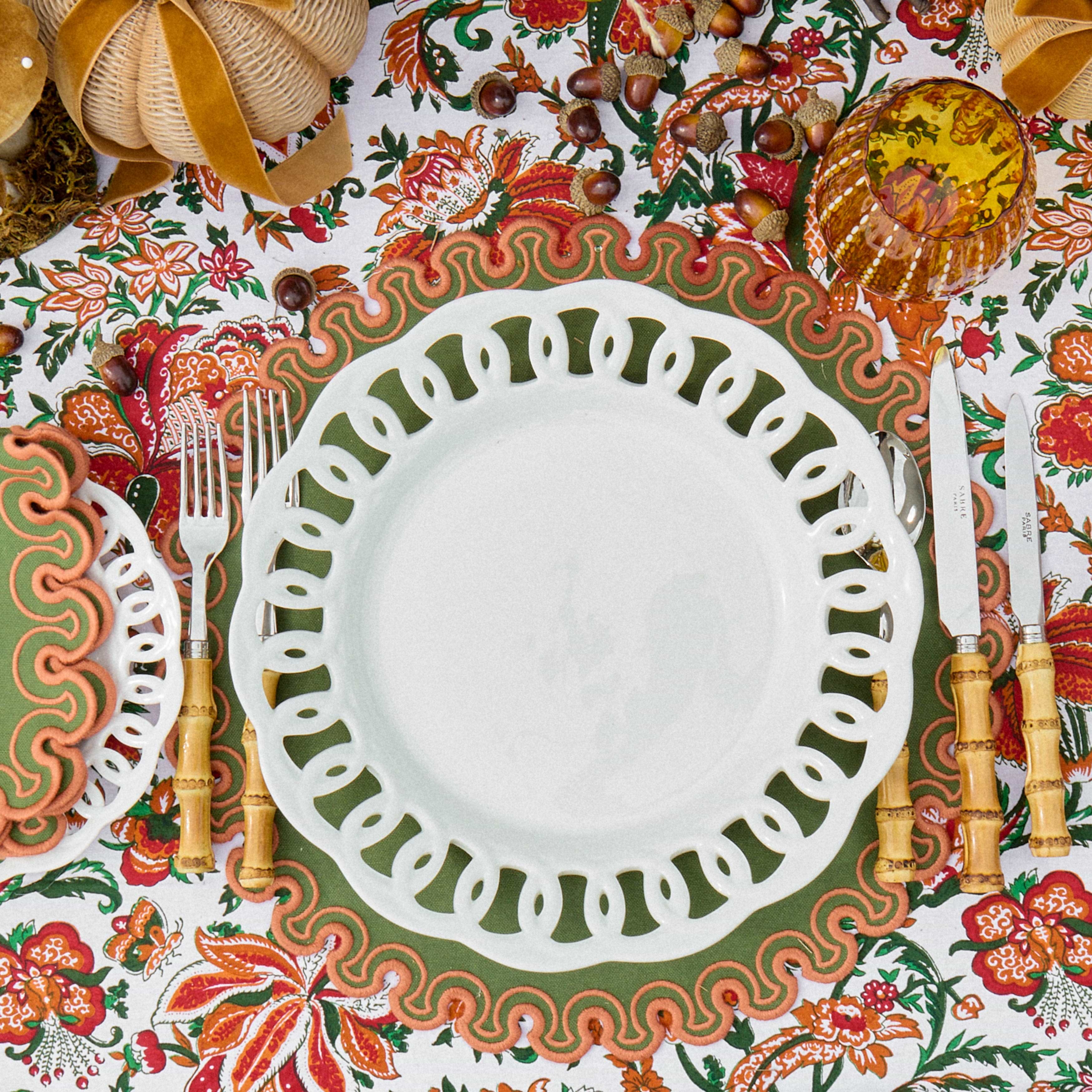 White Lace Dinner Plates (Set of 4)