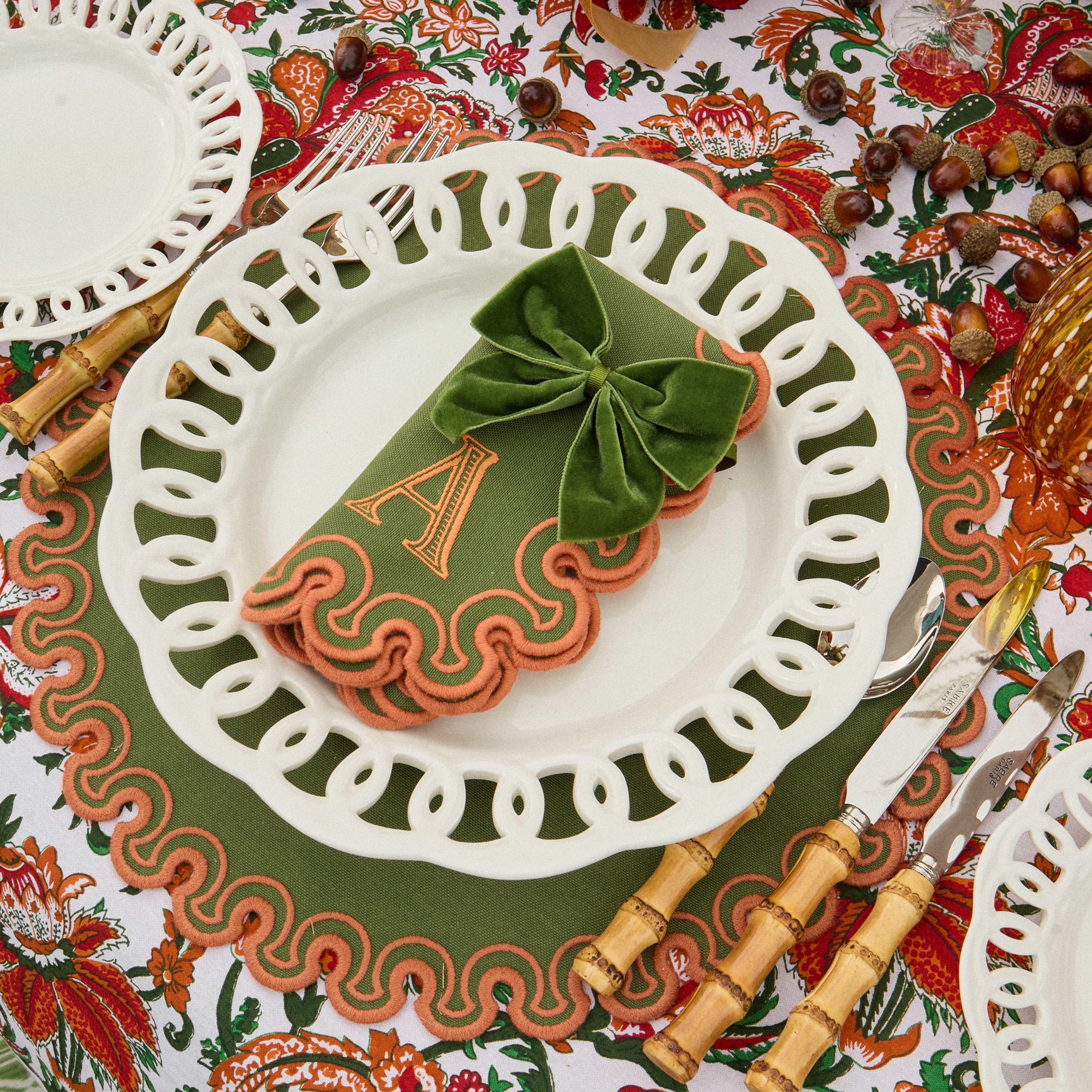 White Lace Dinner Plates (Set of 4)