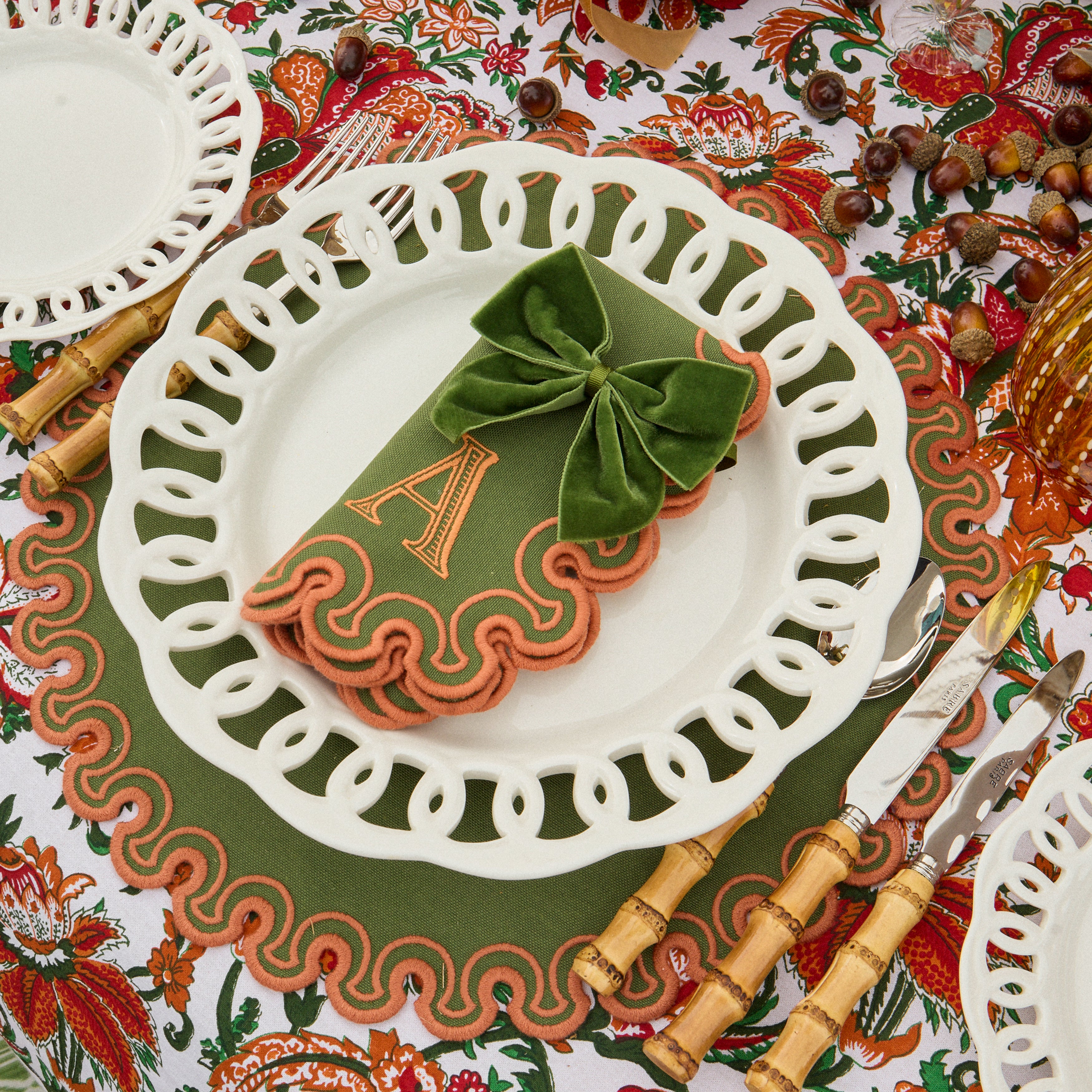 White Lace Dinner Plates (Set of 4)