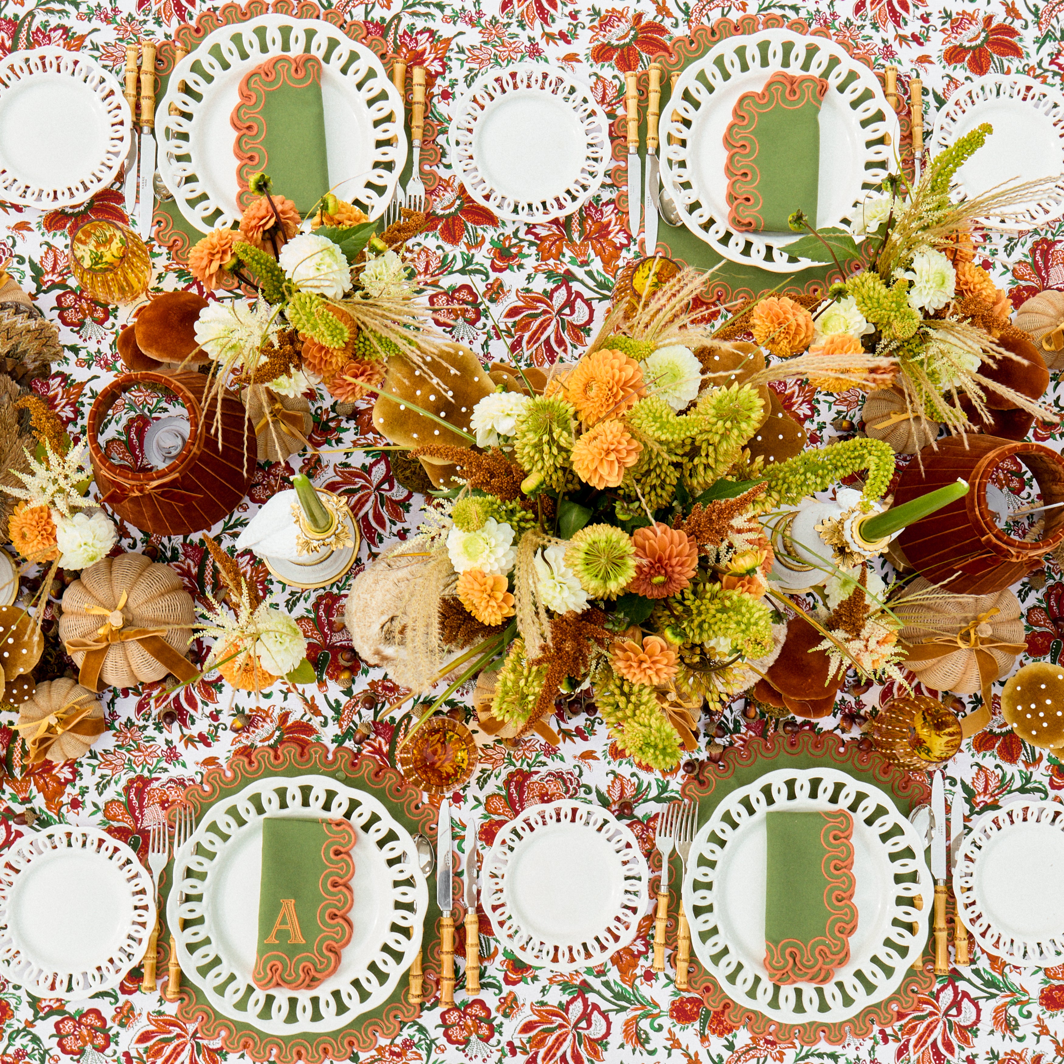 White Lace Starter Plates (Set of 4)