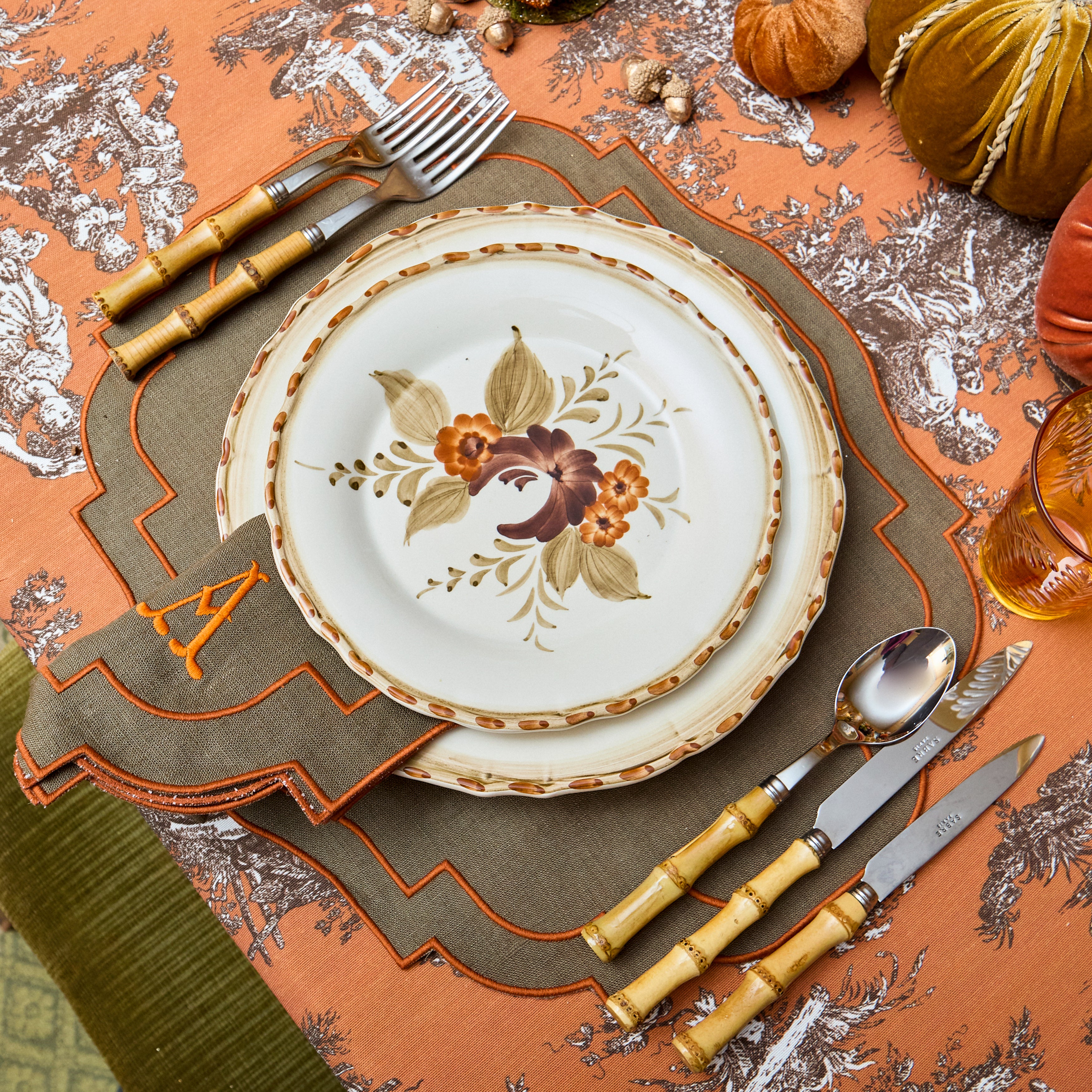Mustard & Chocolate Garland Starter Plates (Set of 4)