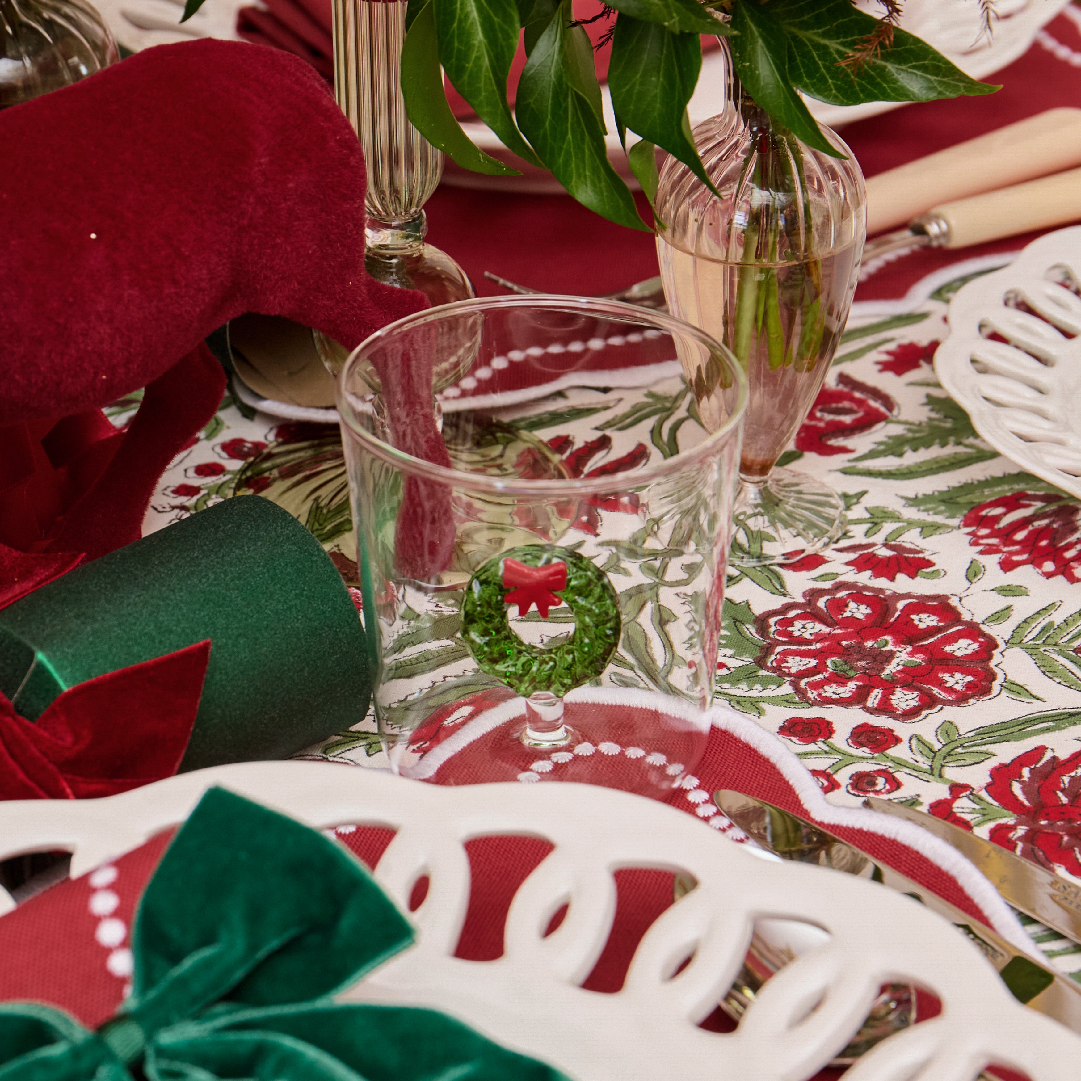 Festive Christmas Glasses (Set of 4)