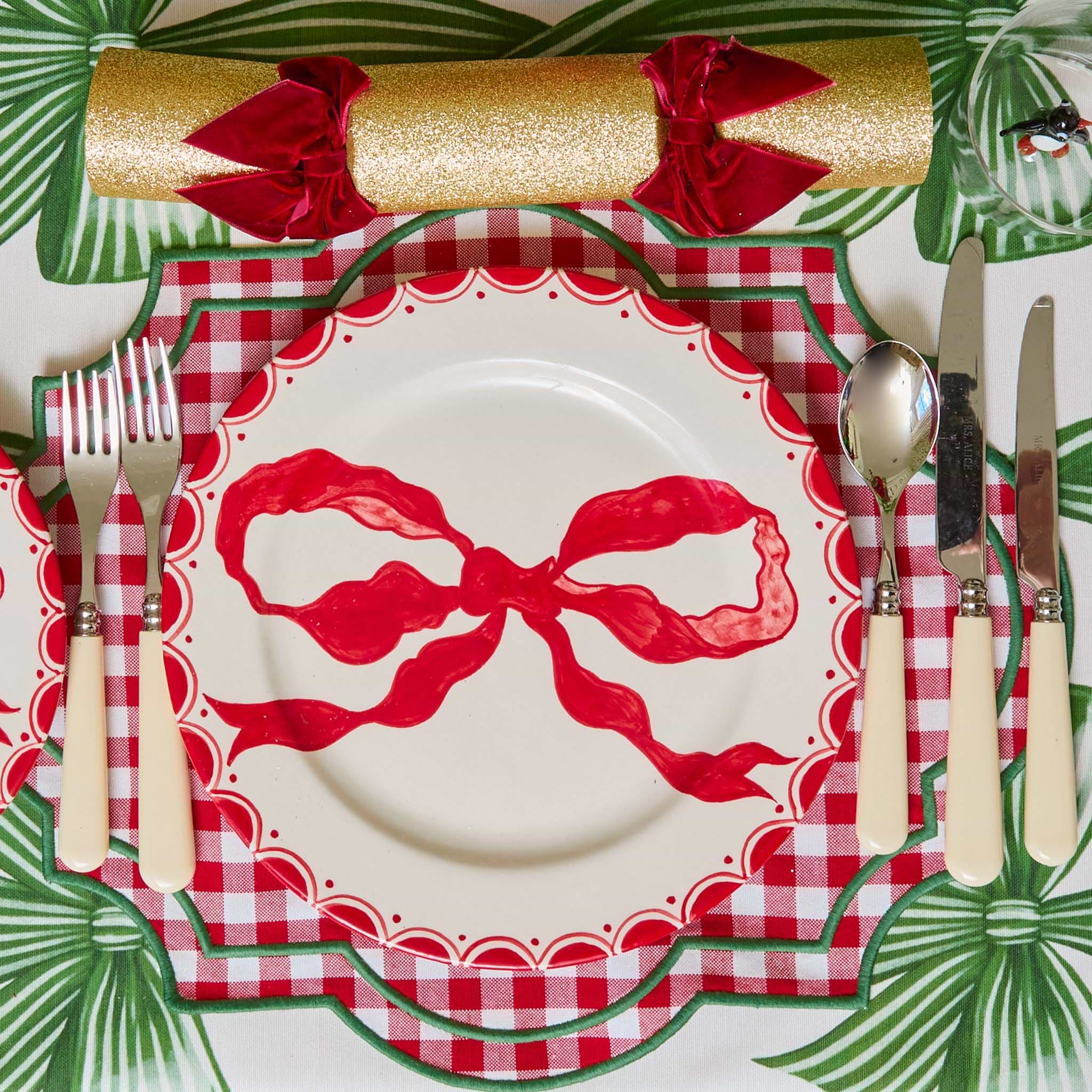 Marilyn Red Bow Starter Plate