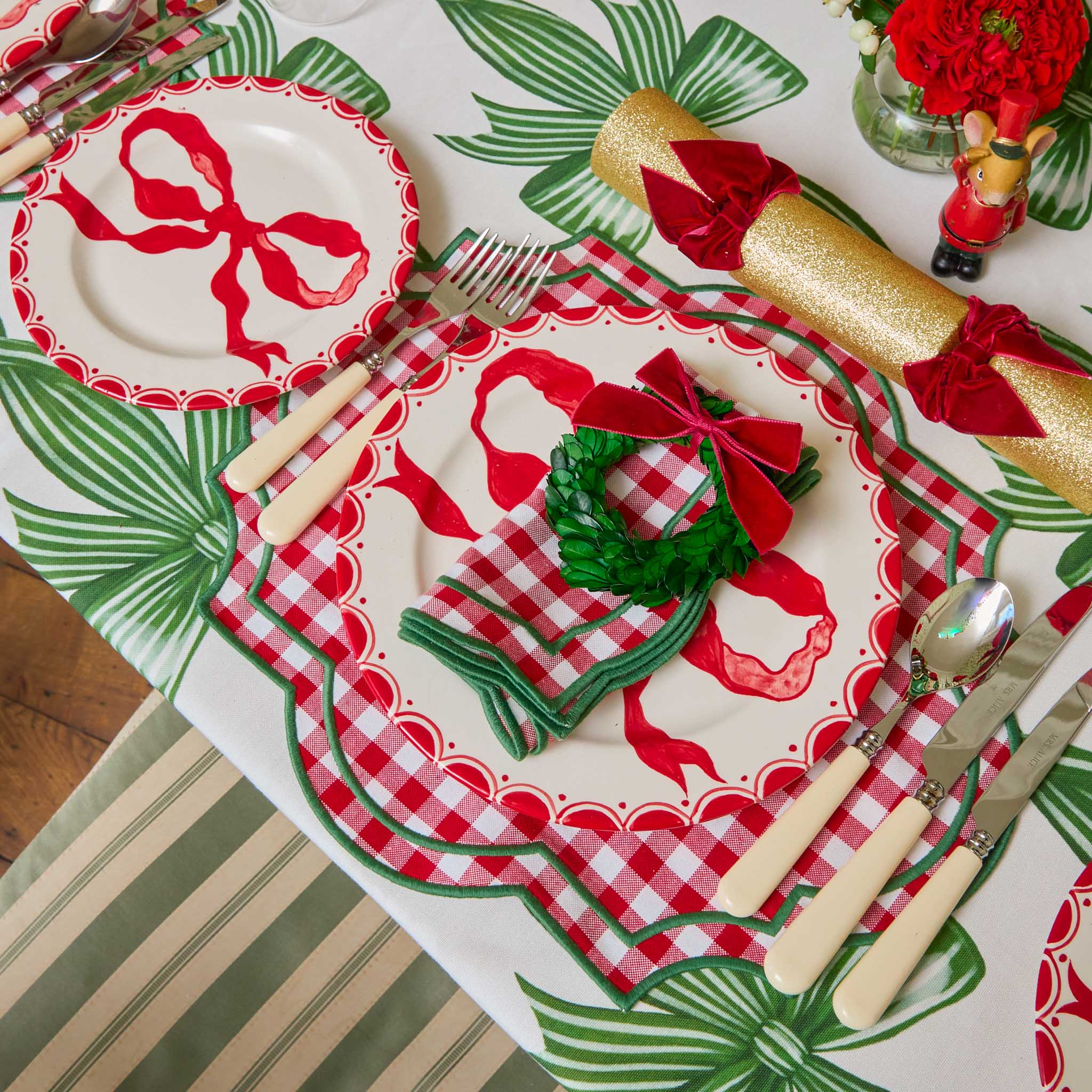 Marilyn Red Bow Starter Plate