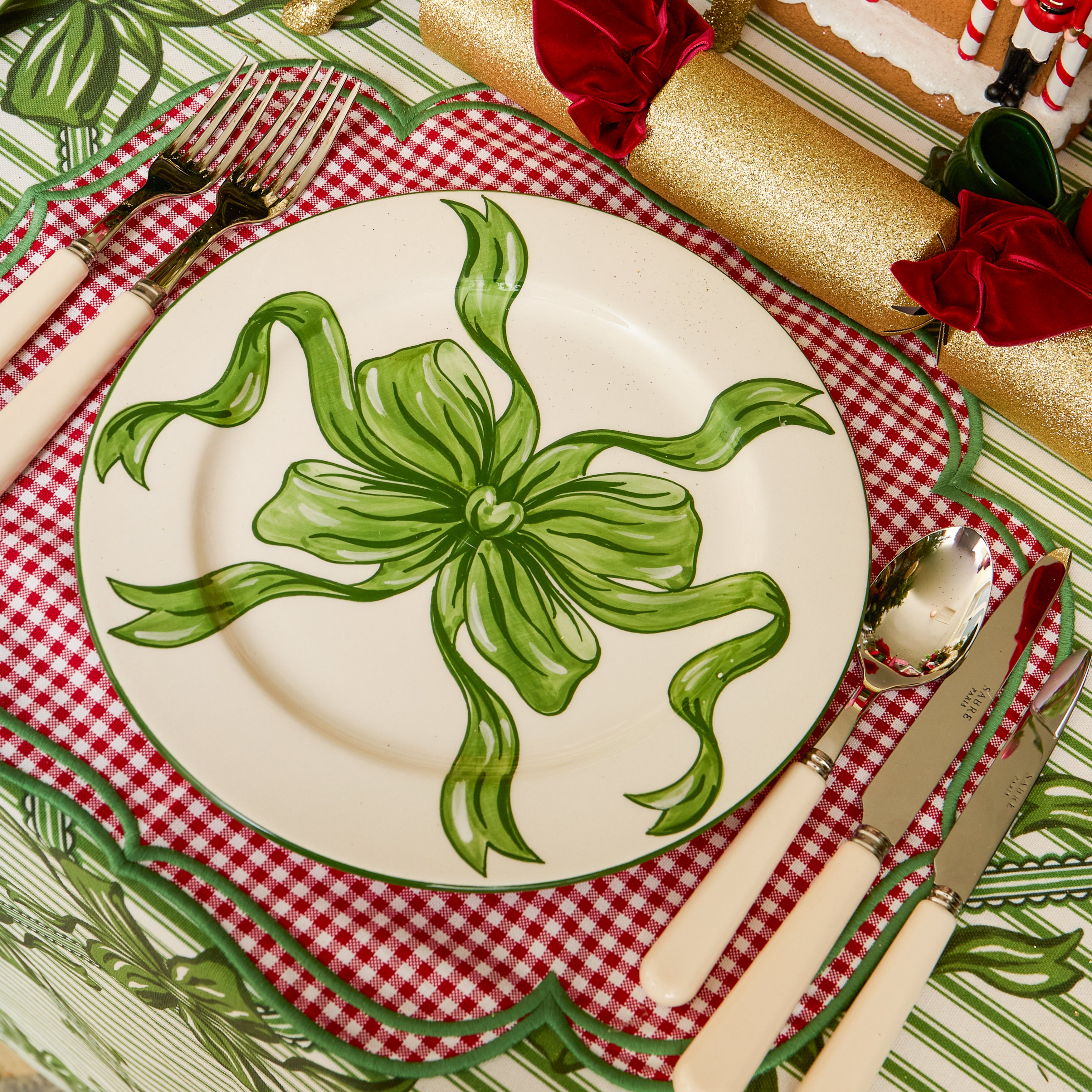 Green Audrey Bow Dinner Plate