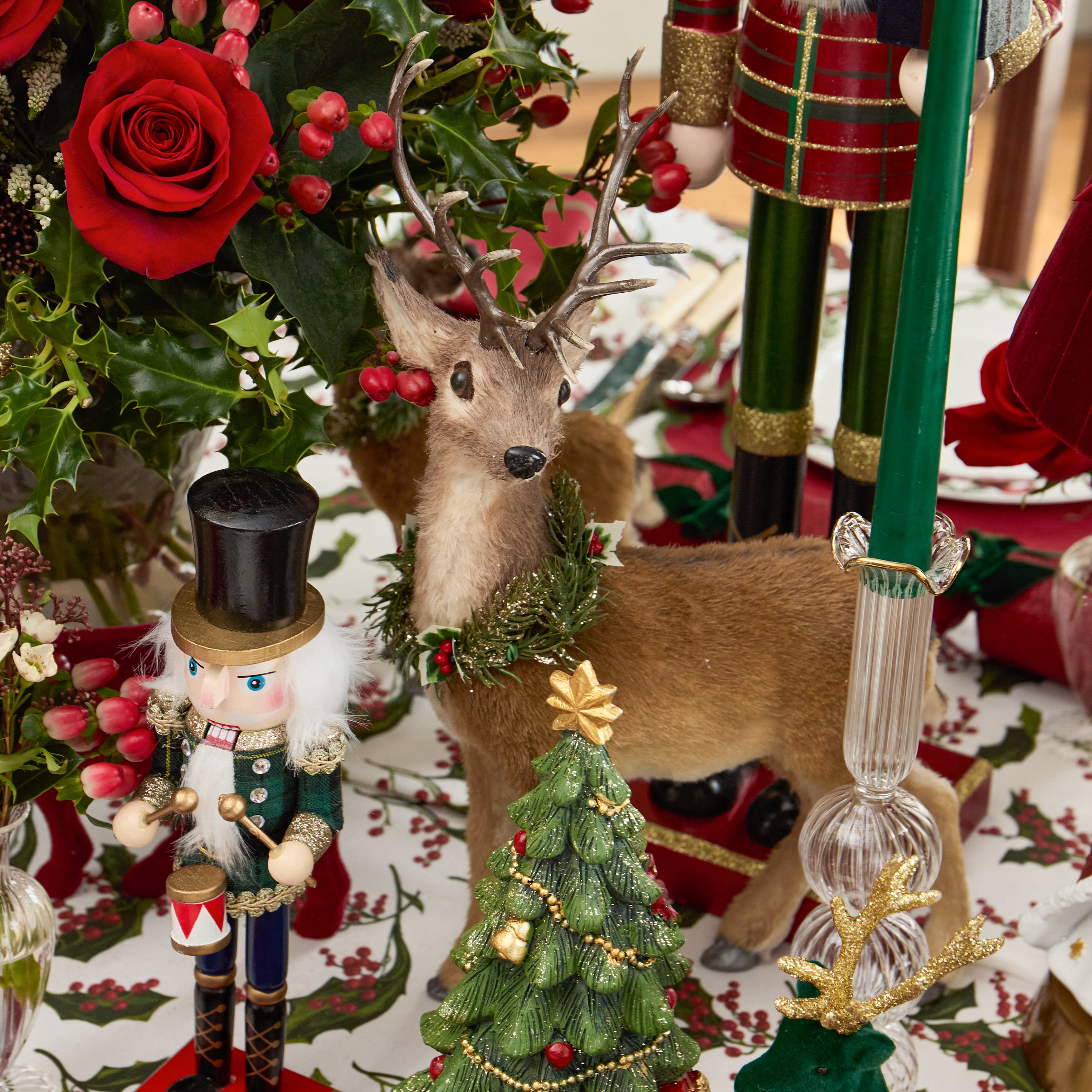Reindeer with Wreath (Pair) - 39cm