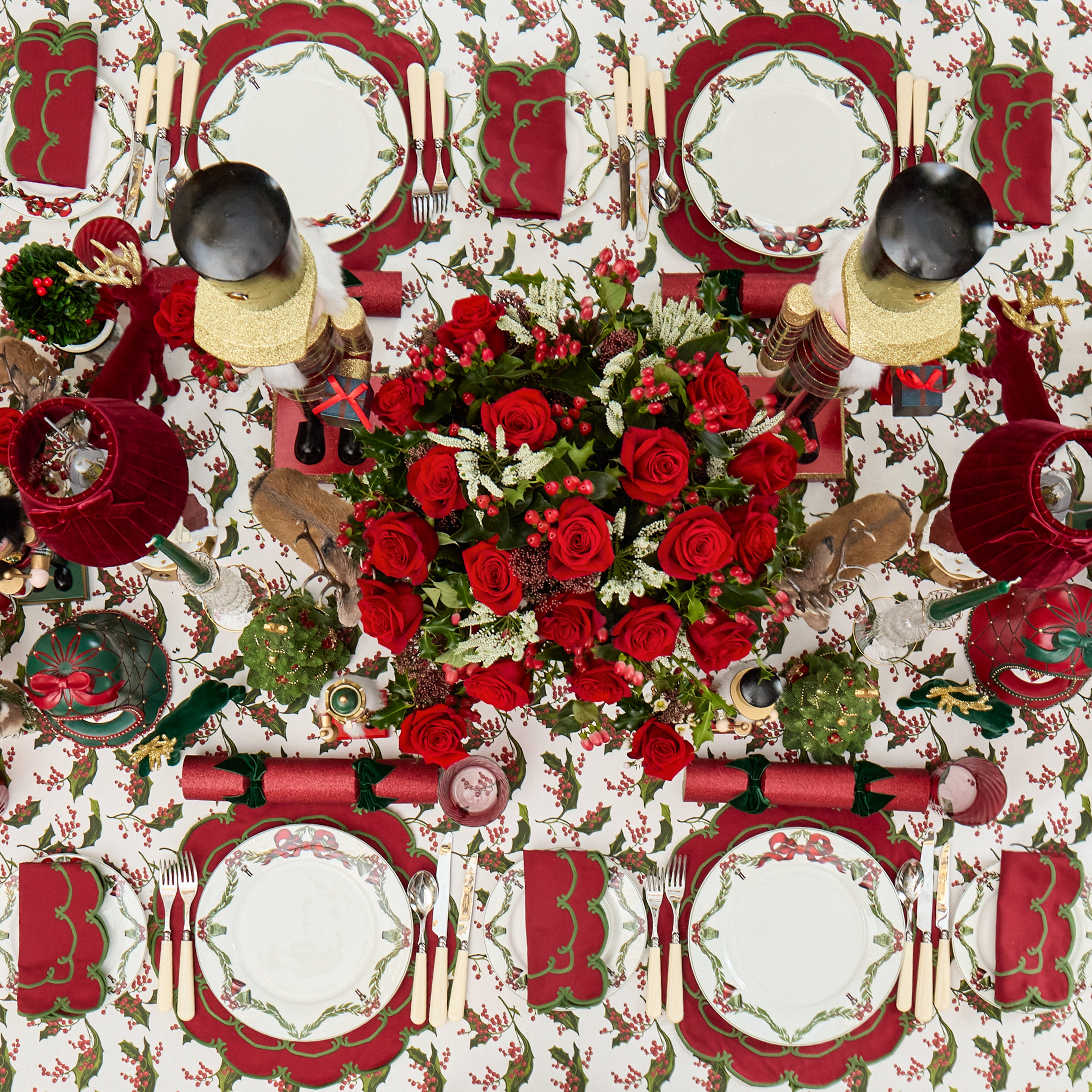 Holly & Berries Tablecloth