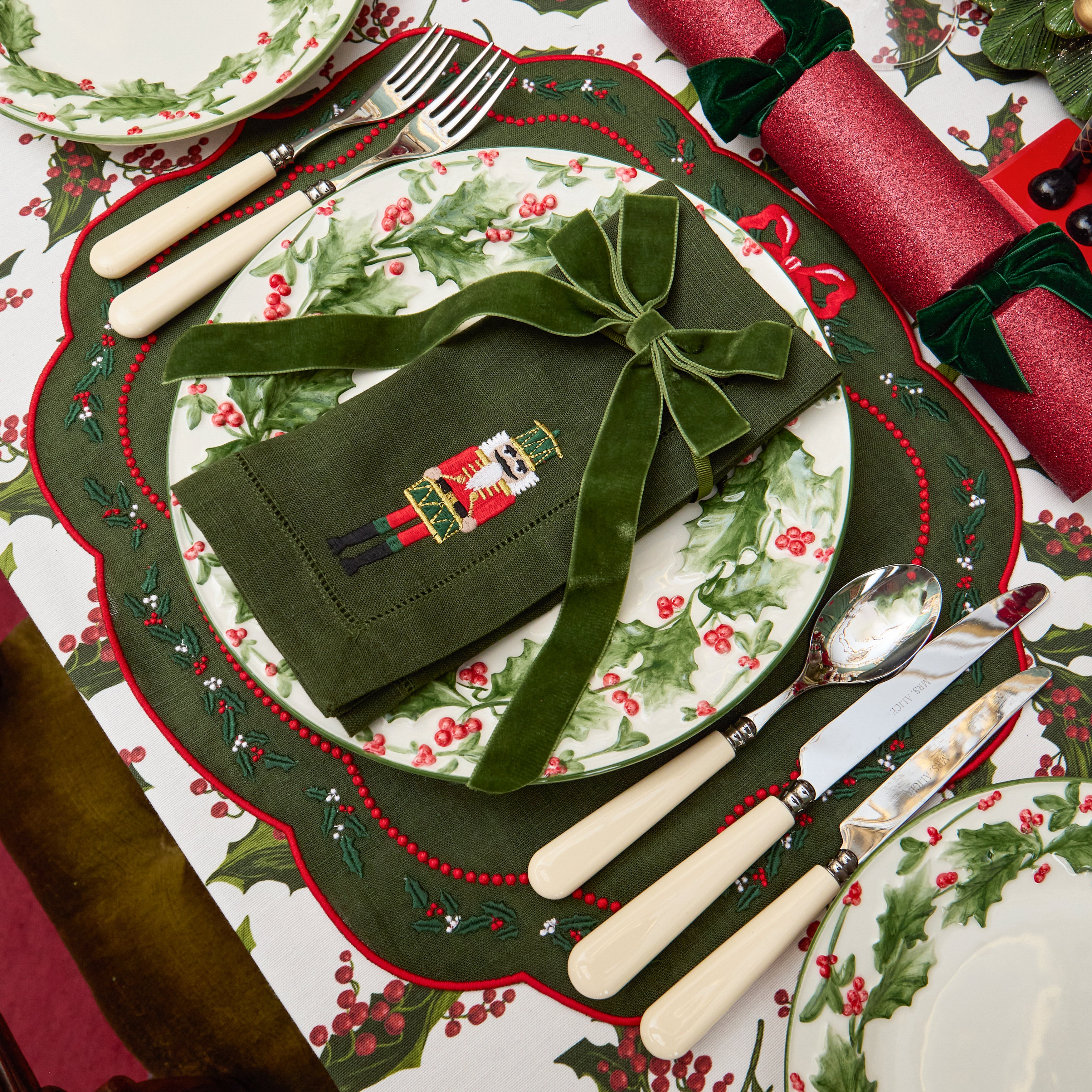 Forest Green Holly Garland Placemats & Nutcracker Napkins (Set of 8)