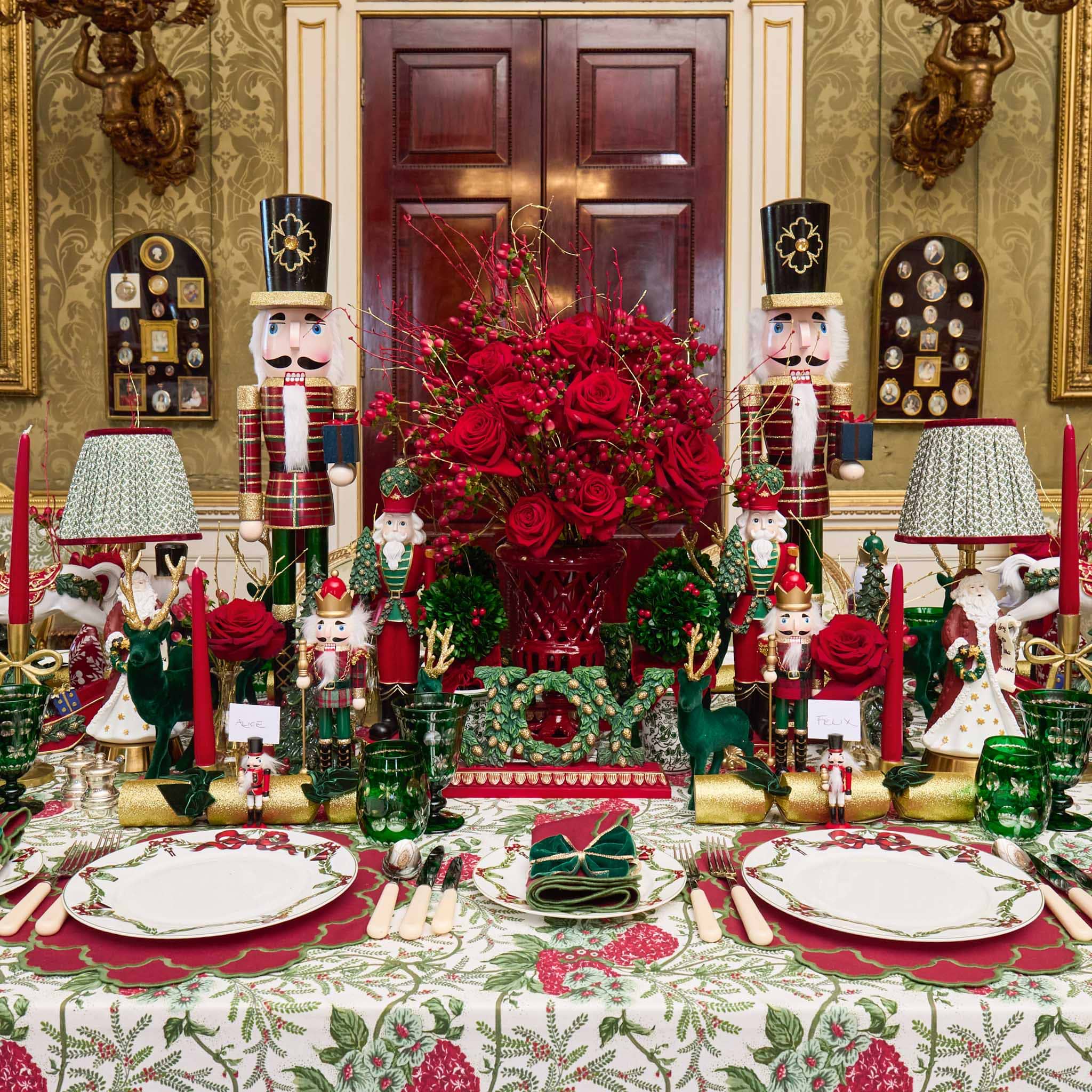 Christmas Garland Dinner & Starter Plates (Set of 8)