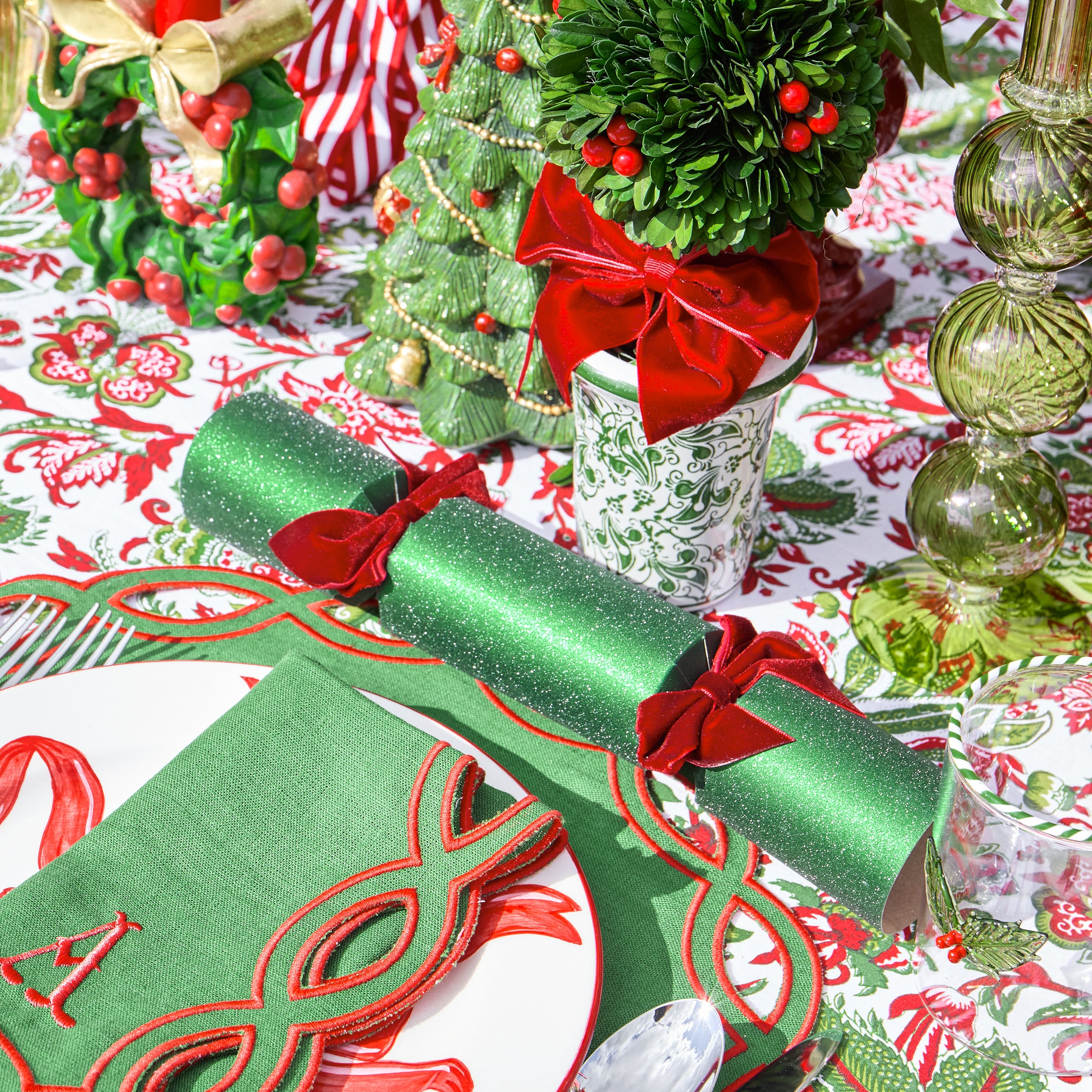 Green Glitter Crackers With Red Velvet Bows (Set of 6)