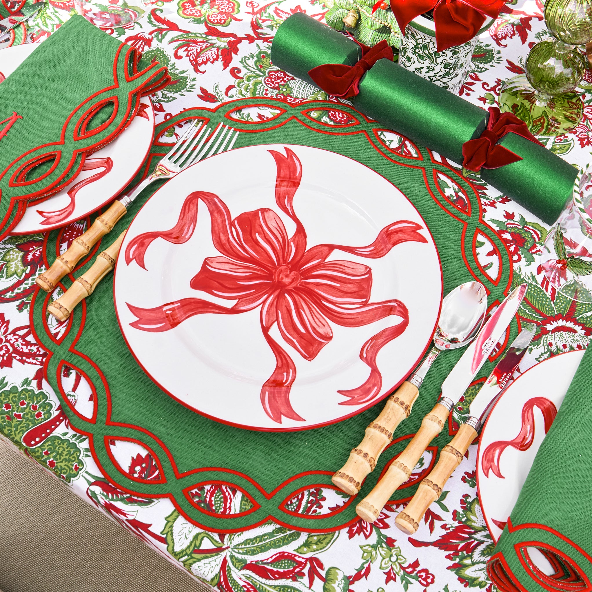 Red Audrey Bow Dinner Plate