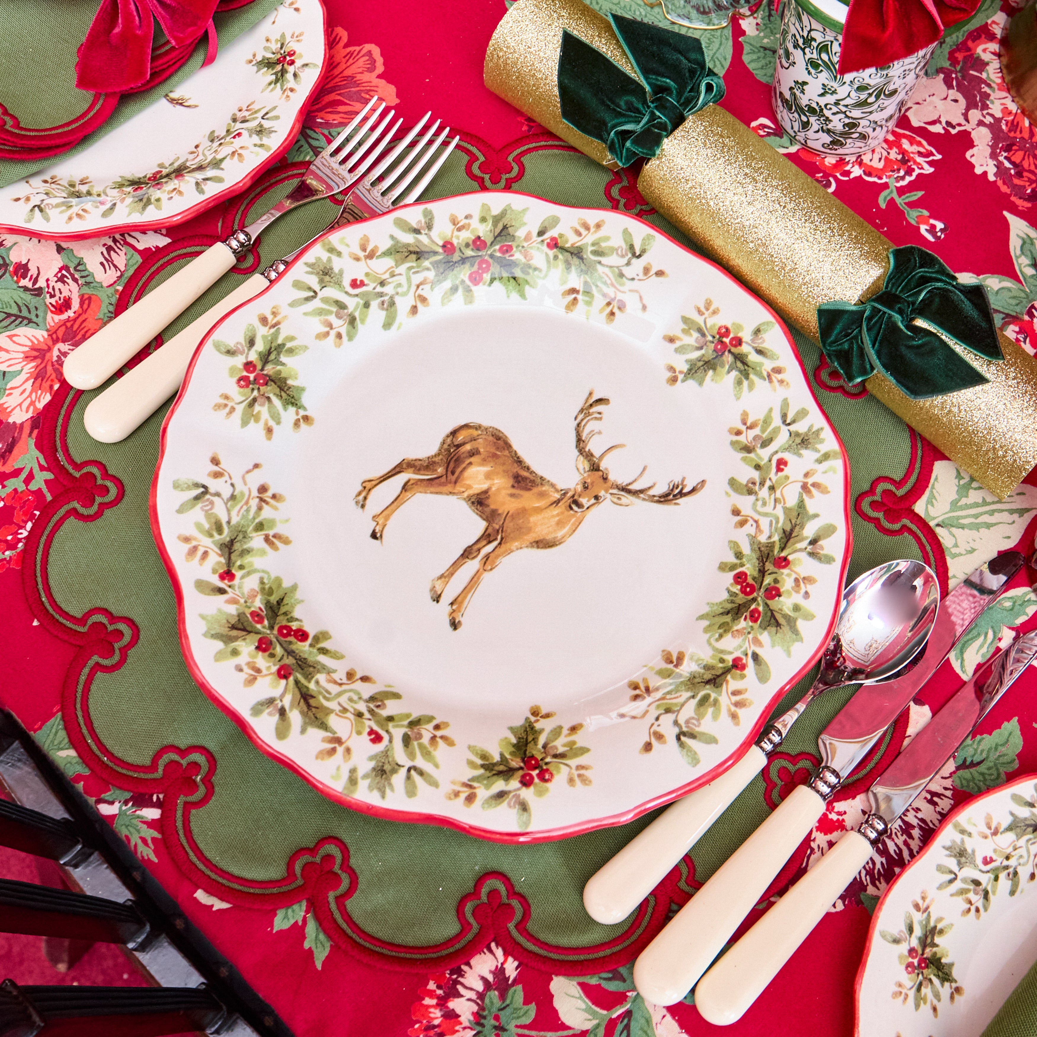 Stag & Holly Garland Dinner Plate