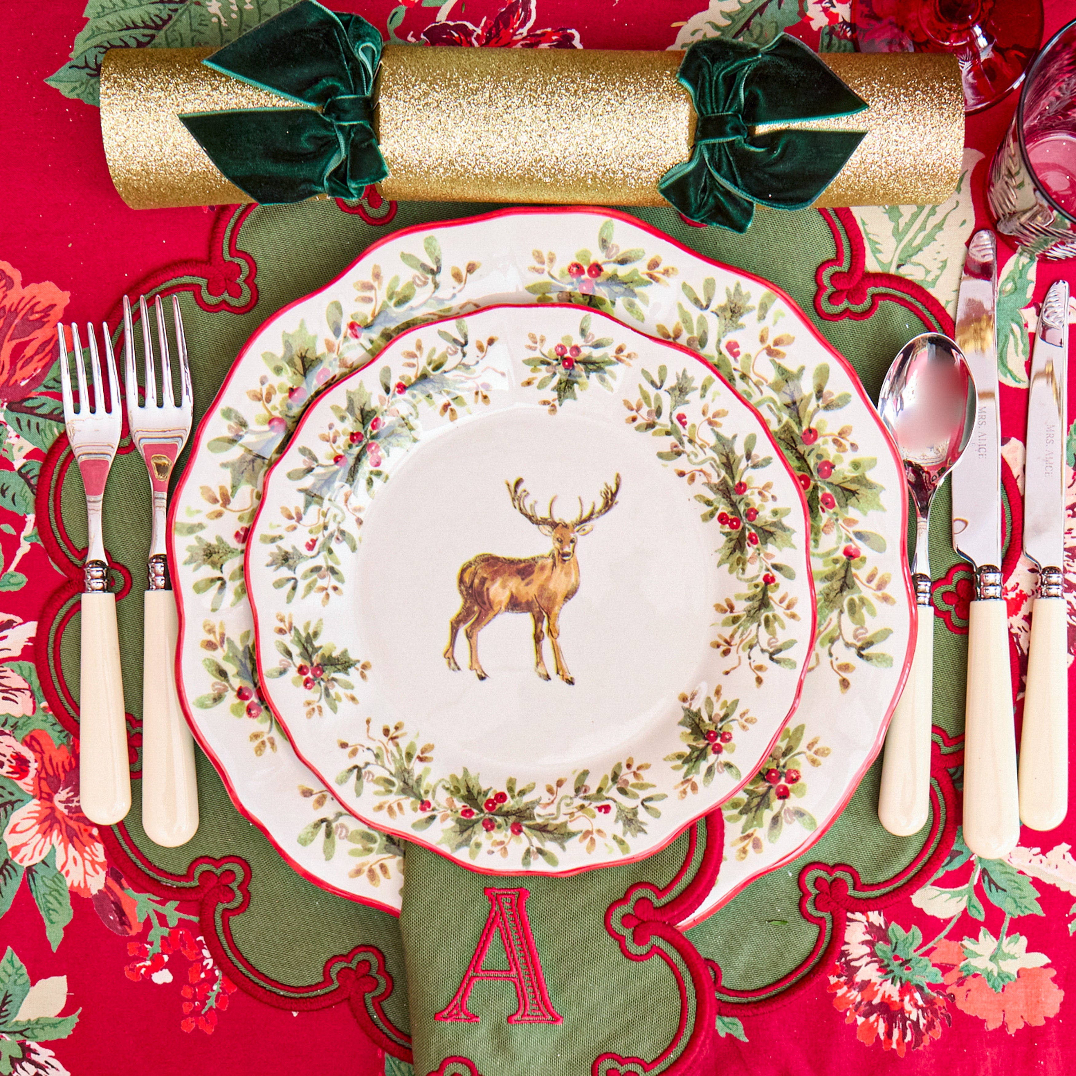 Stag & Holly Garland Starter Plate