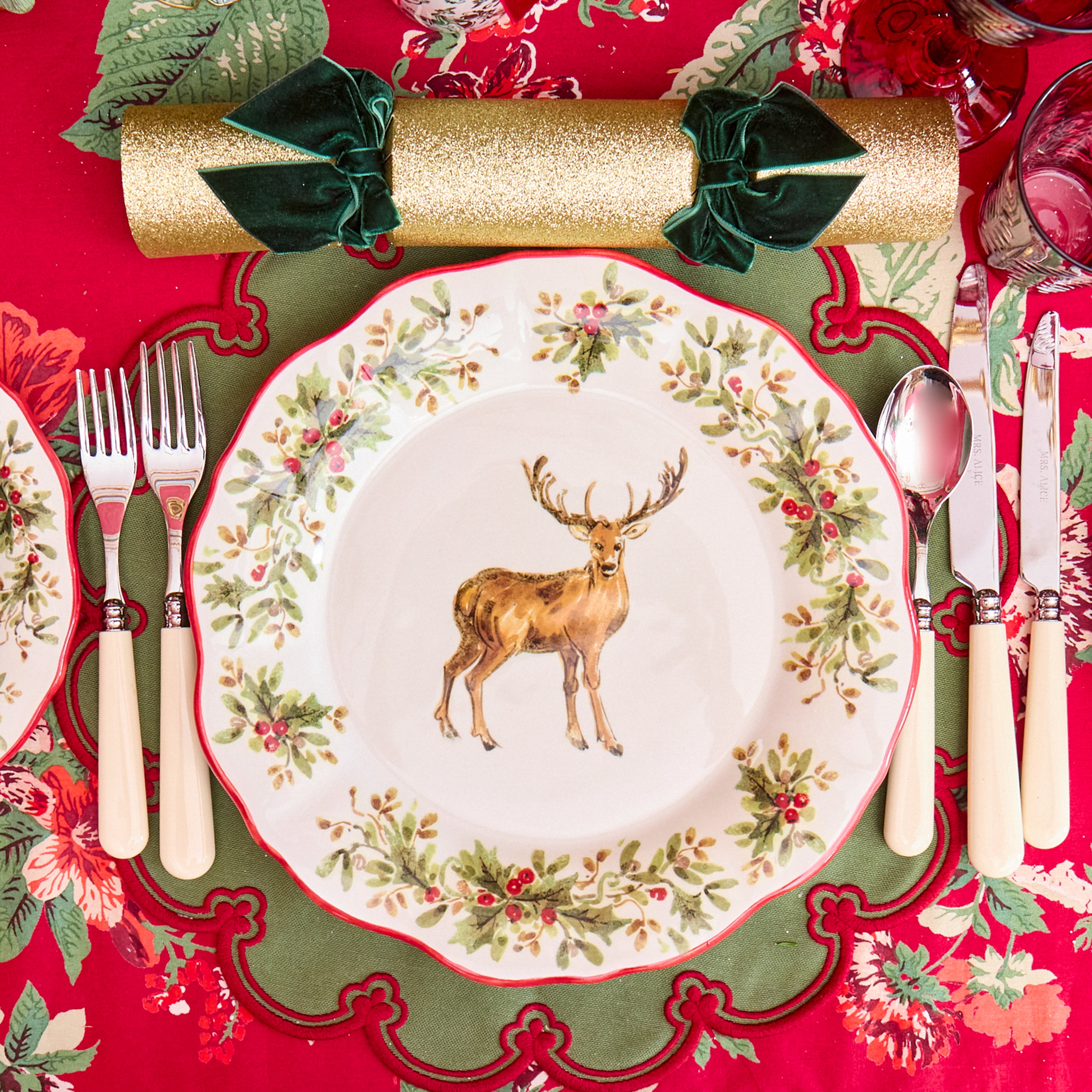 Stag & Holly Garland Dinner Plate