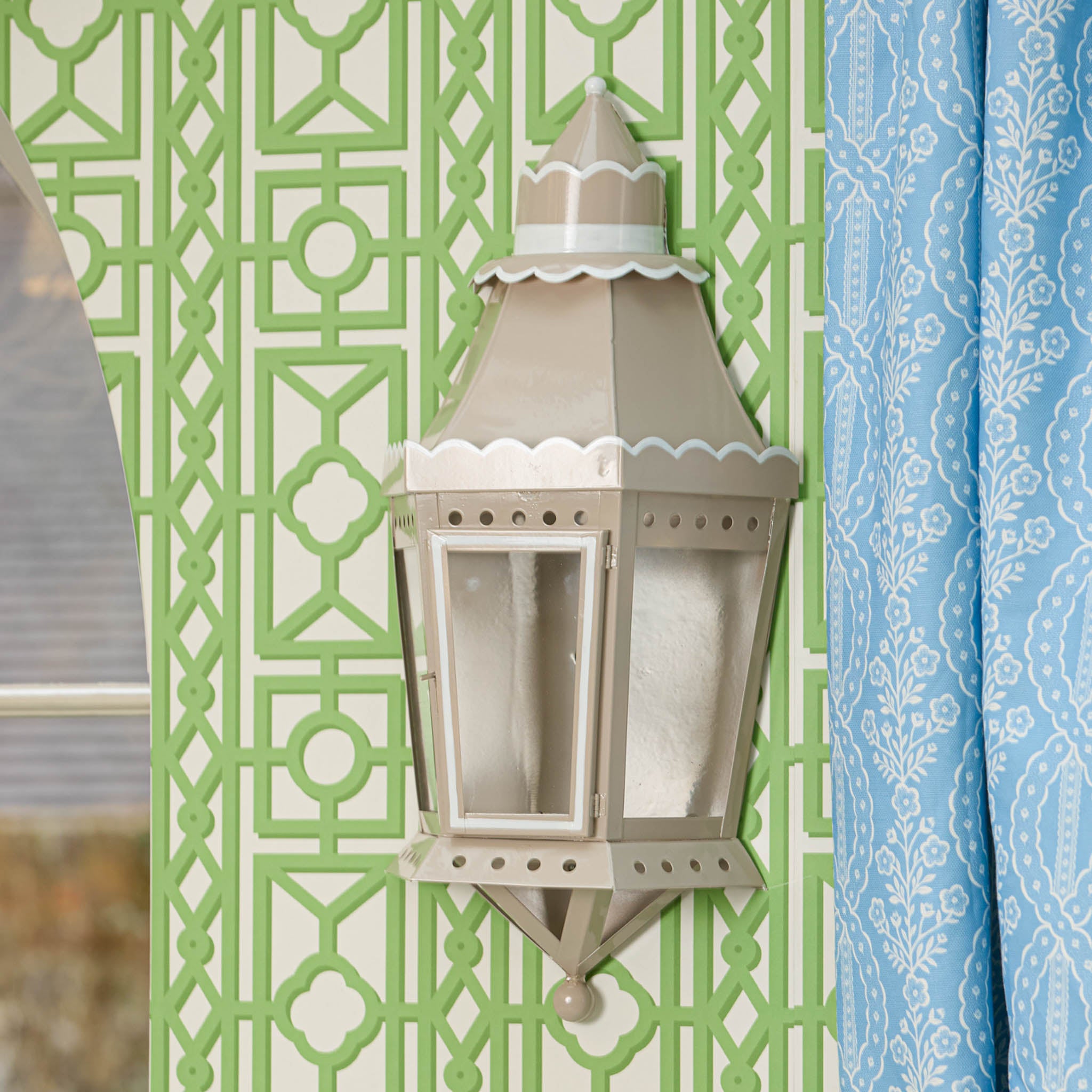 Putty Tole Wall Lantern