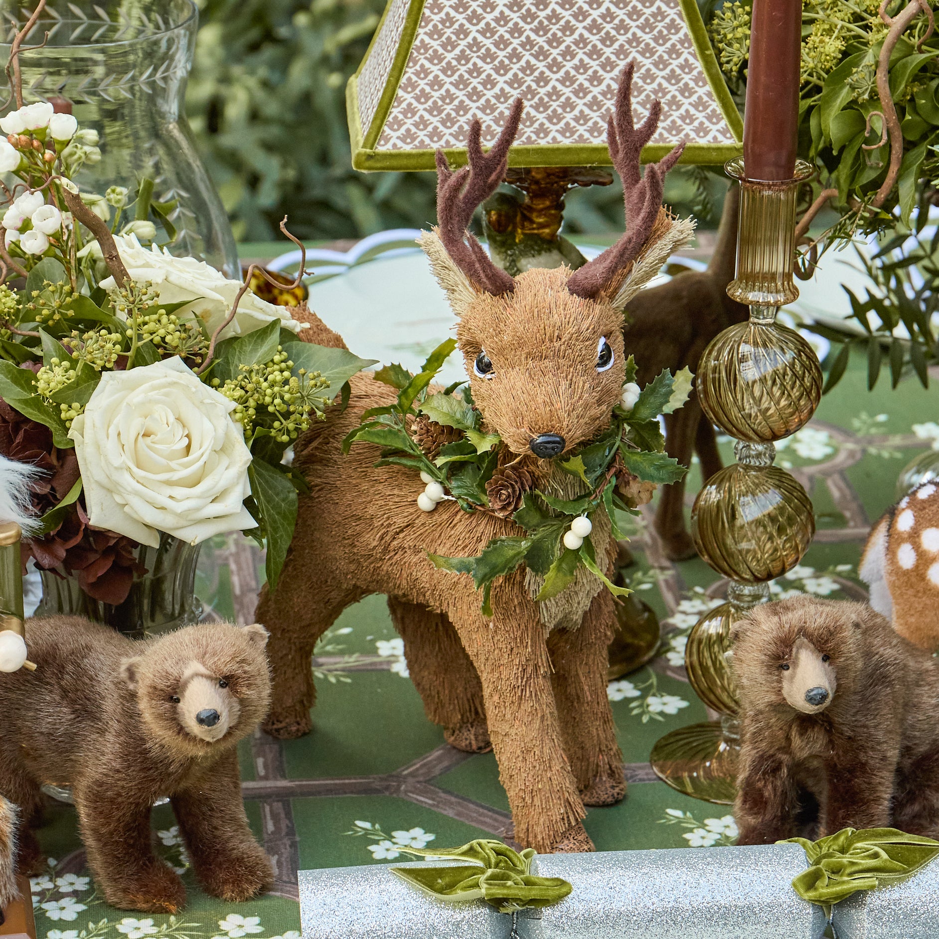 Standing Deer with Wreath (Pair)