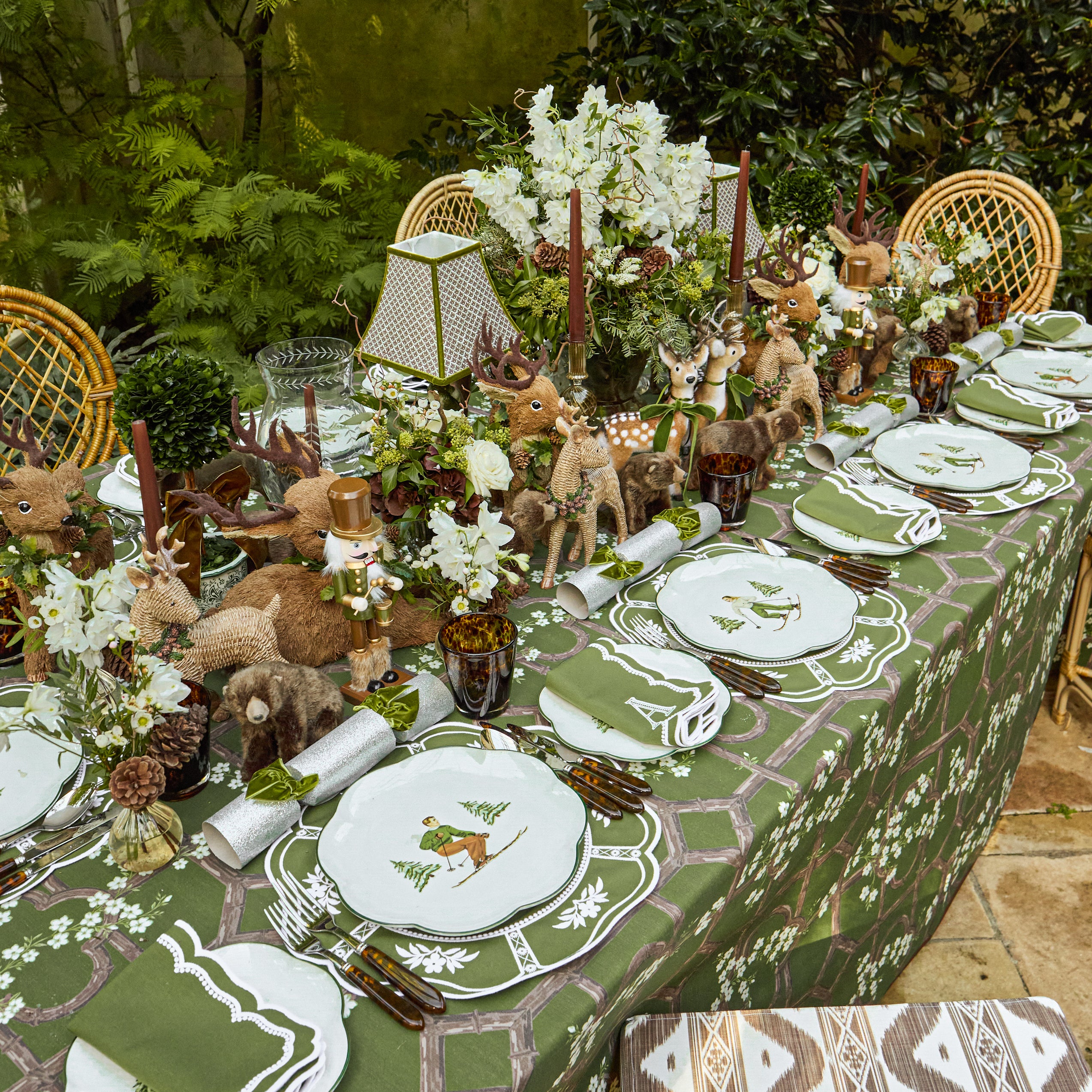 Sitting Deer with Wreath (Pair)
