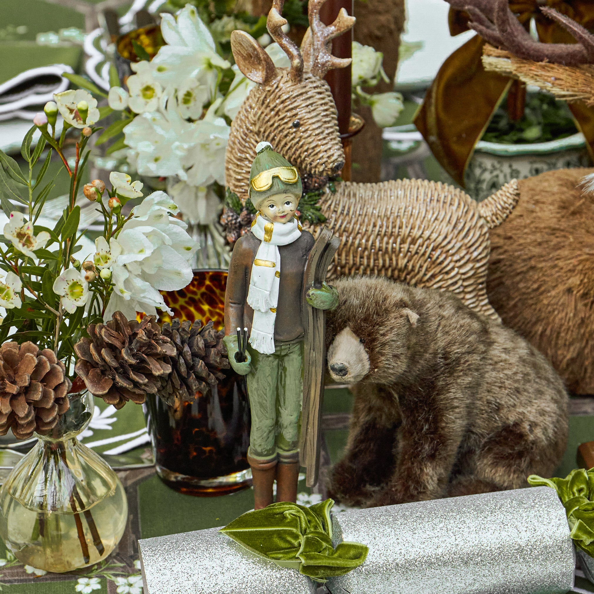 Heidi & Hans Skier Figurine (Pair)