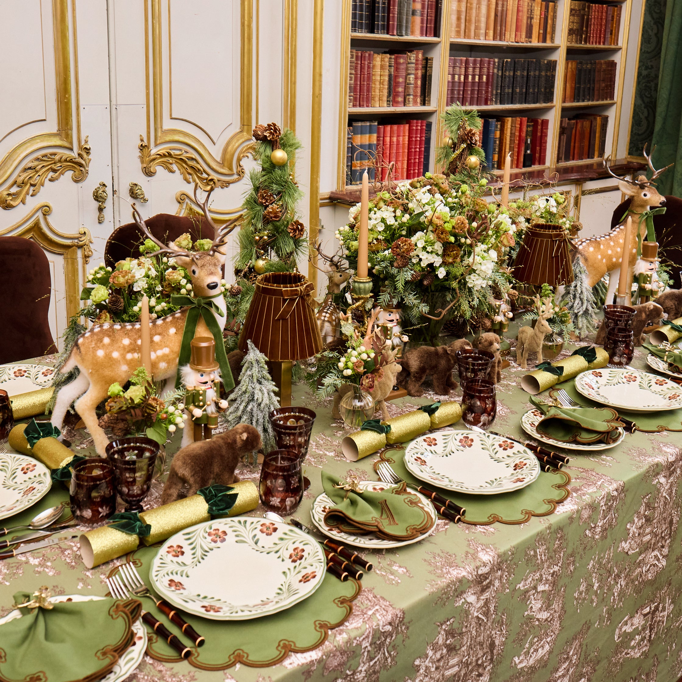 Green Alpine Floral Garland Starter Plate