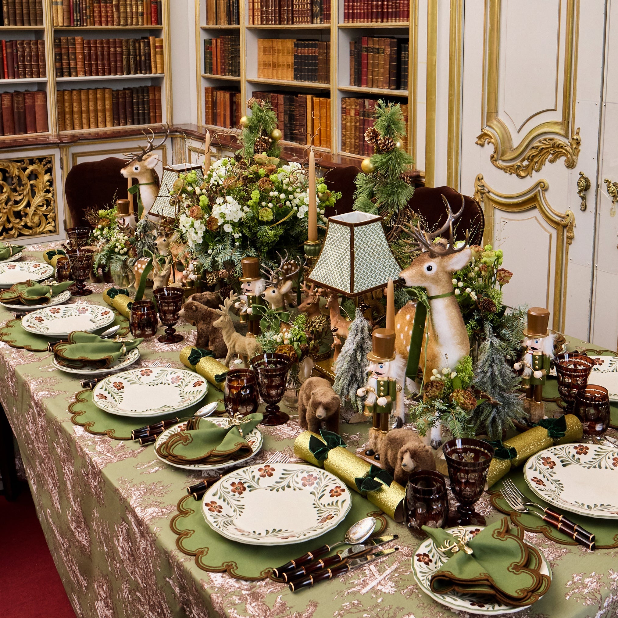 Green Alpine Floral Garland Starter Plate