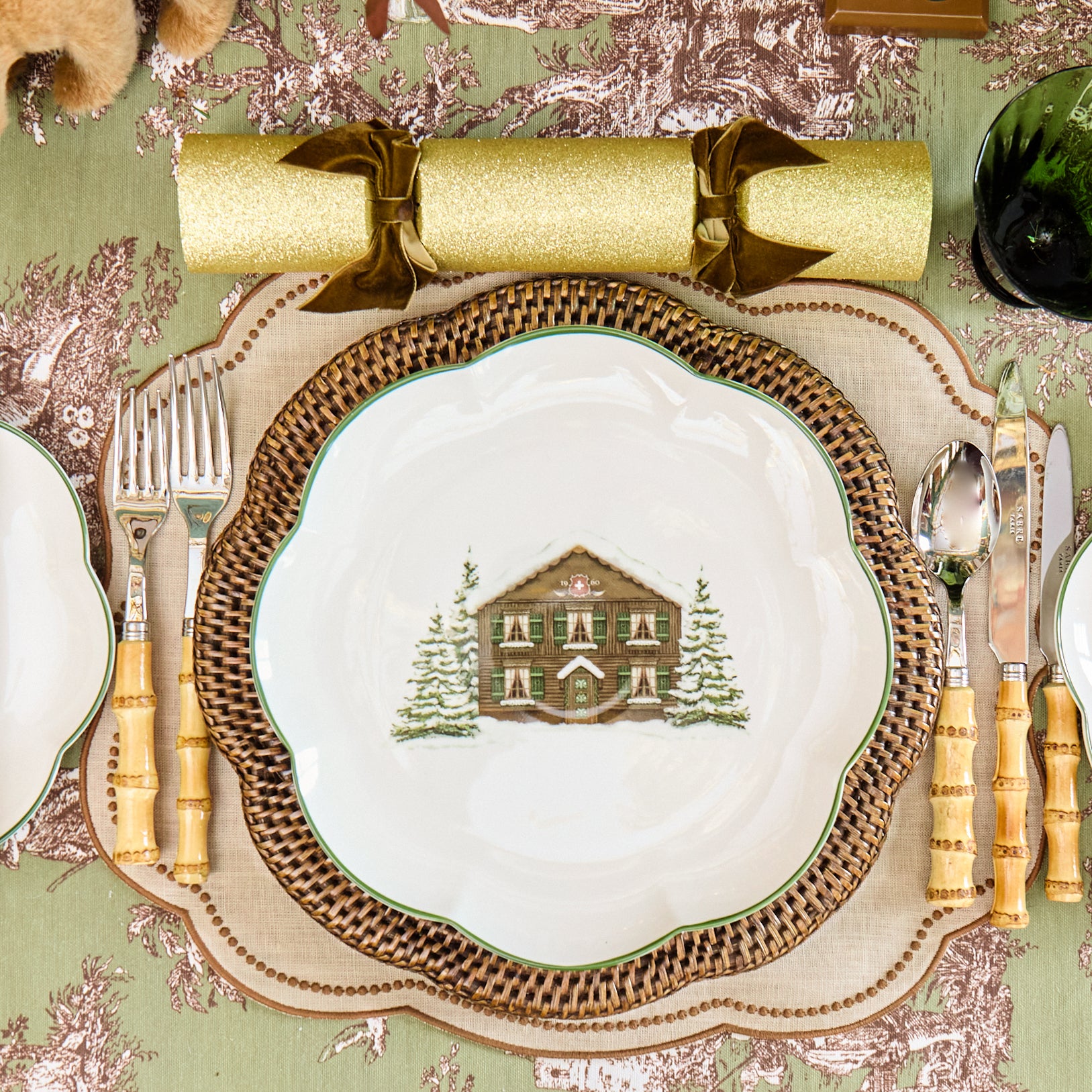 Brown Scalloped Rattan Charger Plates (Set of 4)