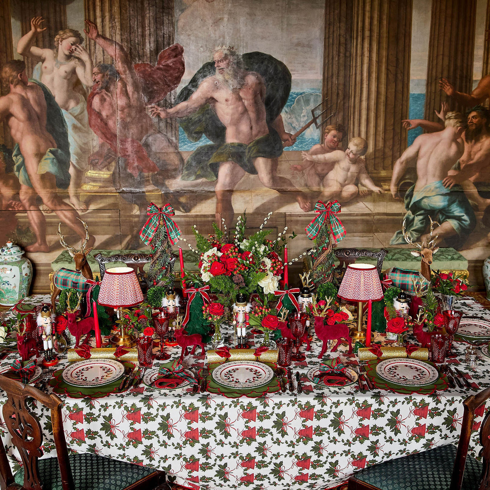 Lily Green & Red Napkins (Set of 4)