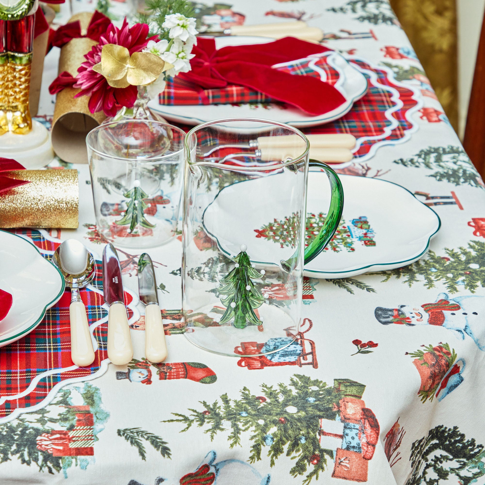 Sip in style this festive season with these Christmas Tree Glasses.