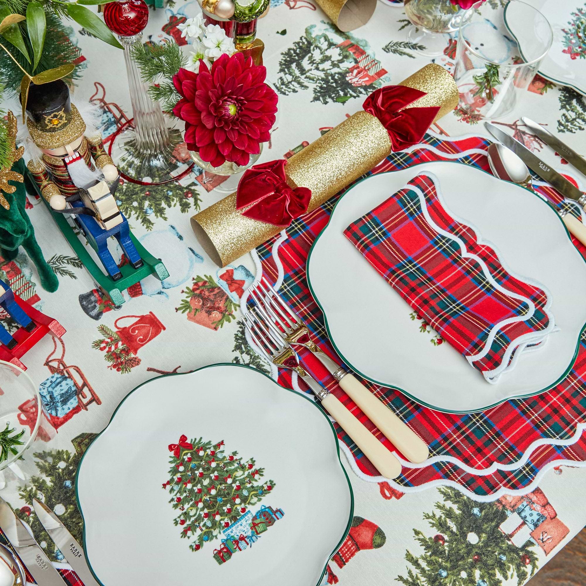 Add a festive touch to your holiday gatherings with the Christmas Tree Jug and Glasses (Set of 4).