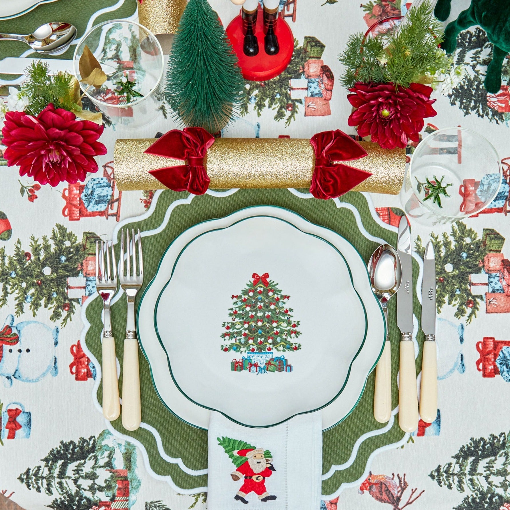 Mrs. Alice Christmas Tree Starter Plate