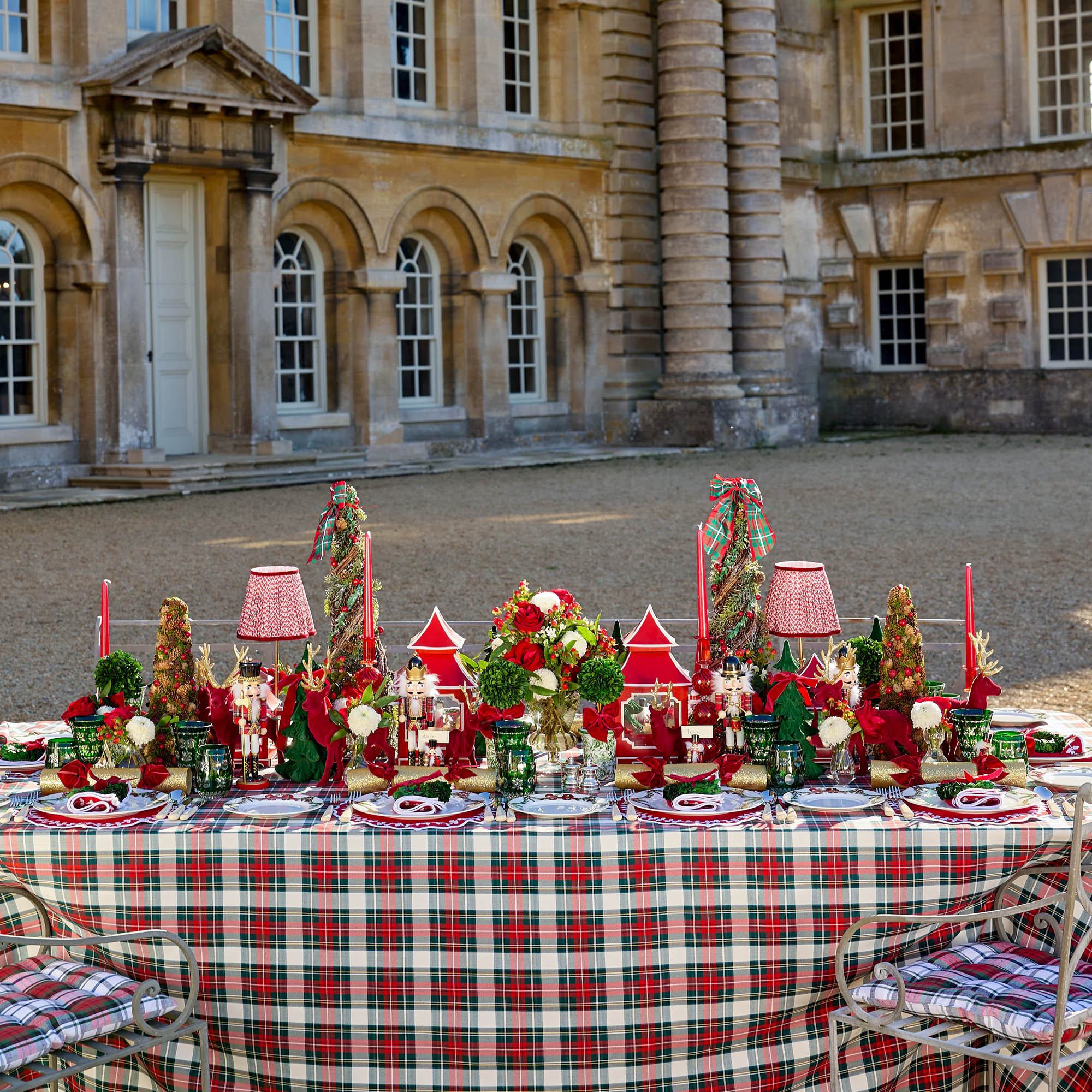 Christmas Garland Dinner & Starter Plates (Set of 8)