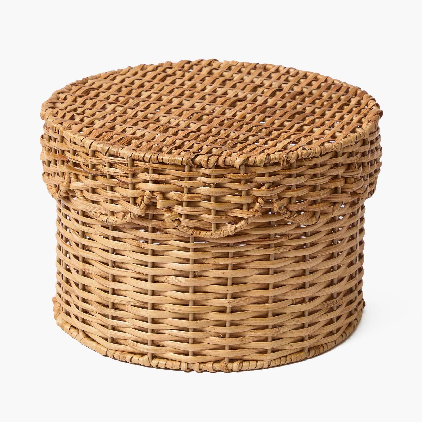 Scalloped Round Lidded Rattan Box - Small