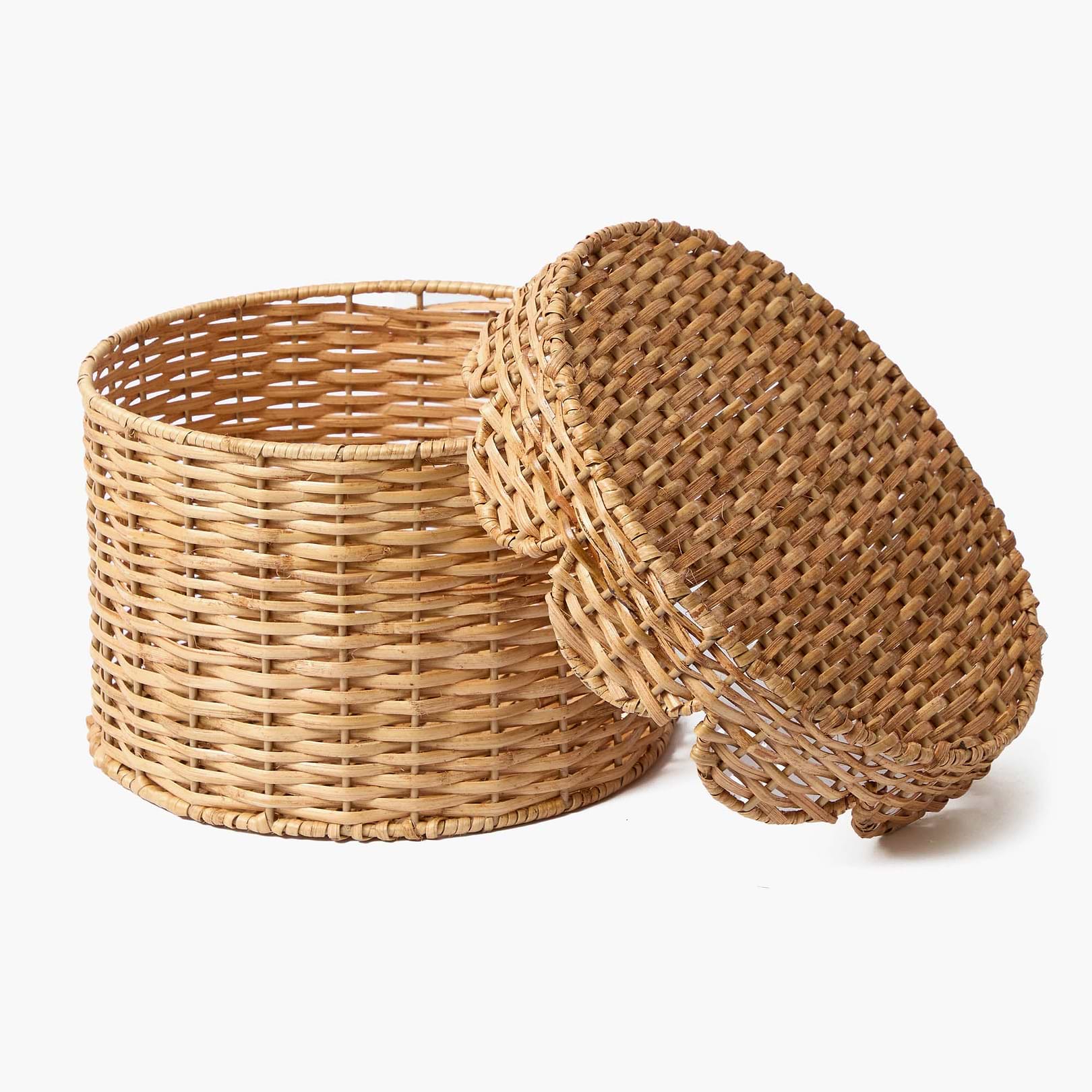Scalloped Round Lidded Rattan Box - Small