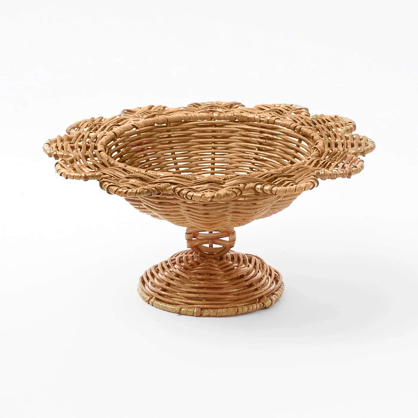 Small rattan bowl with a scalloped edge in the Luciana style.