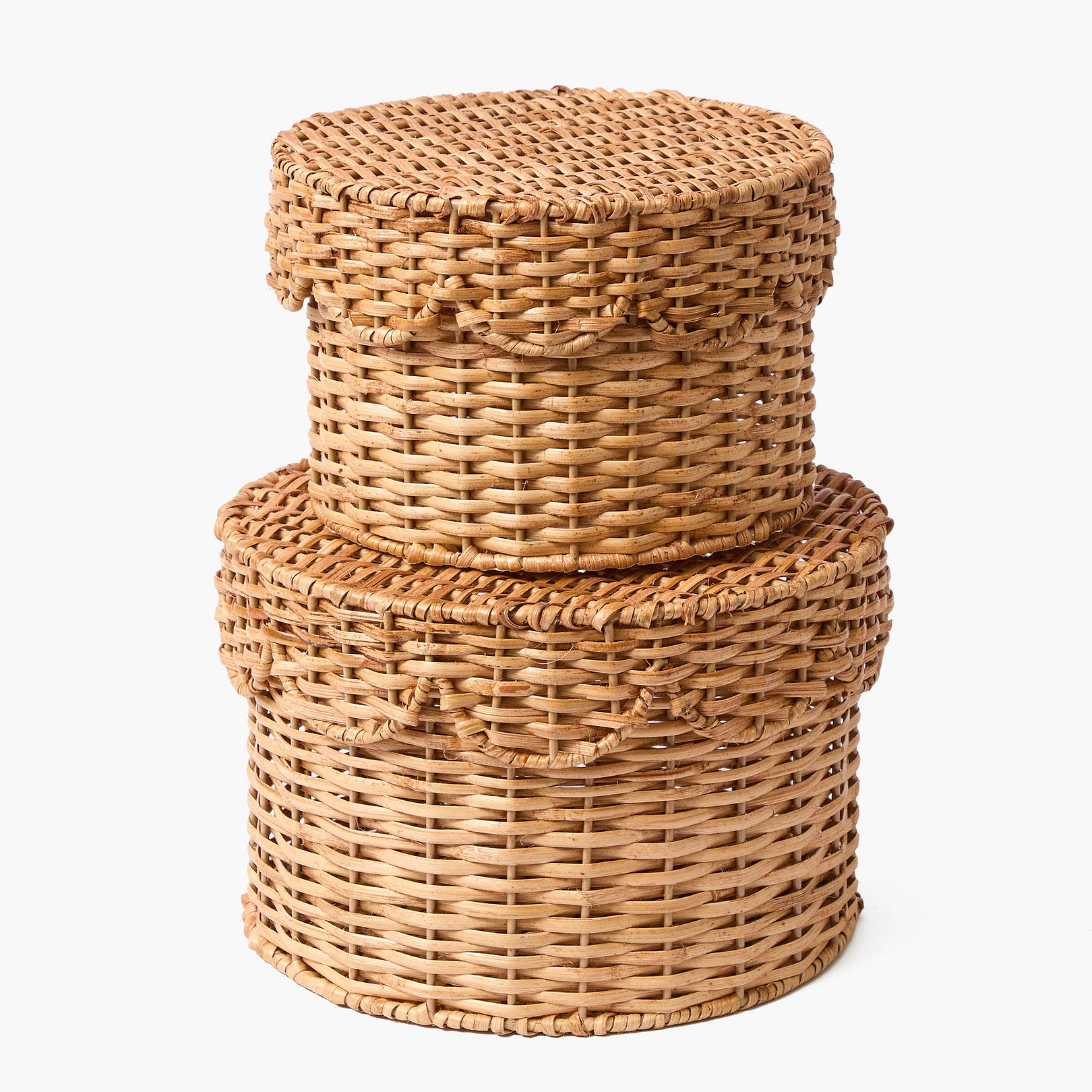 Scalloped Round Lidded Rattan Box - Small