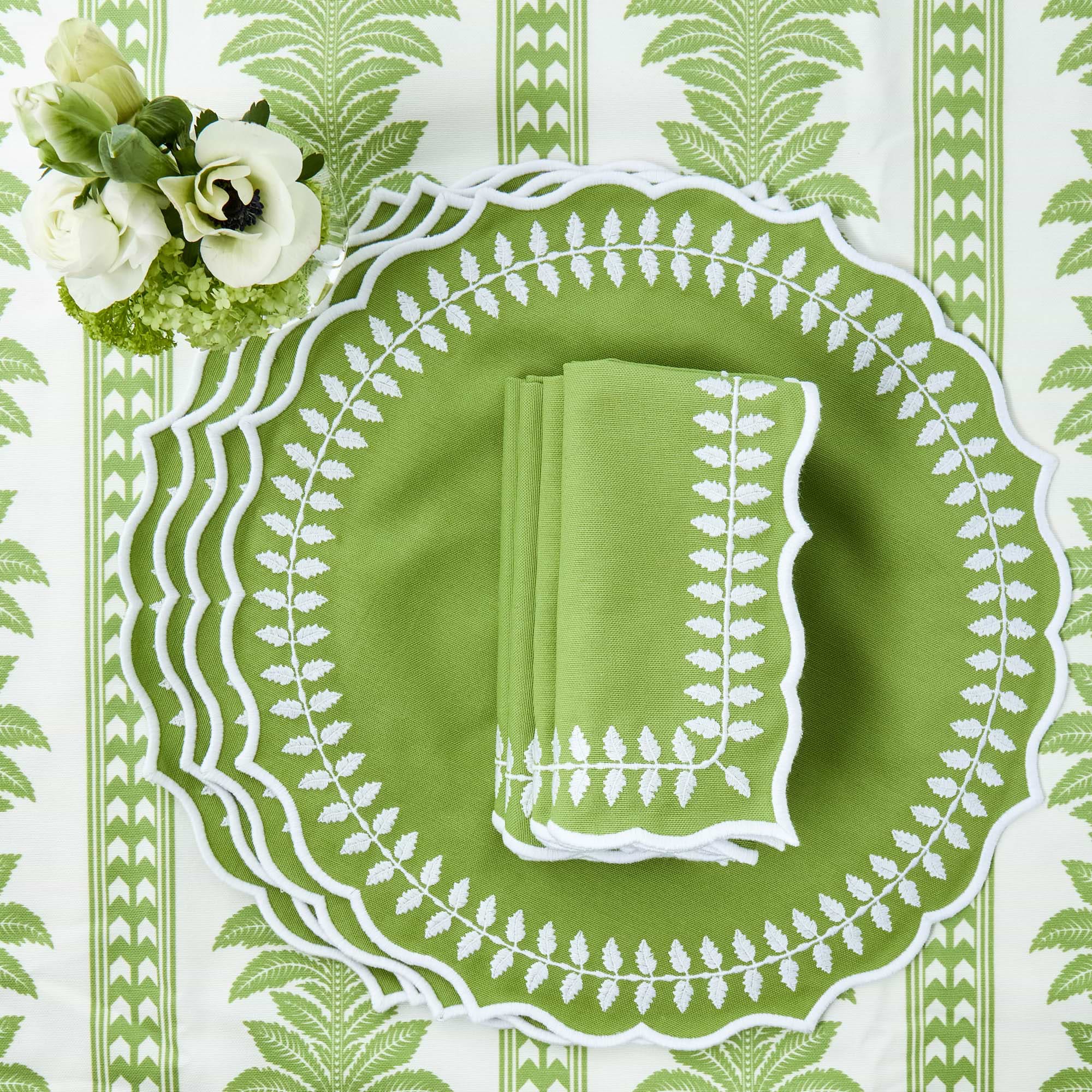 Green Laurel Placemats & Napkins (Set of 4)