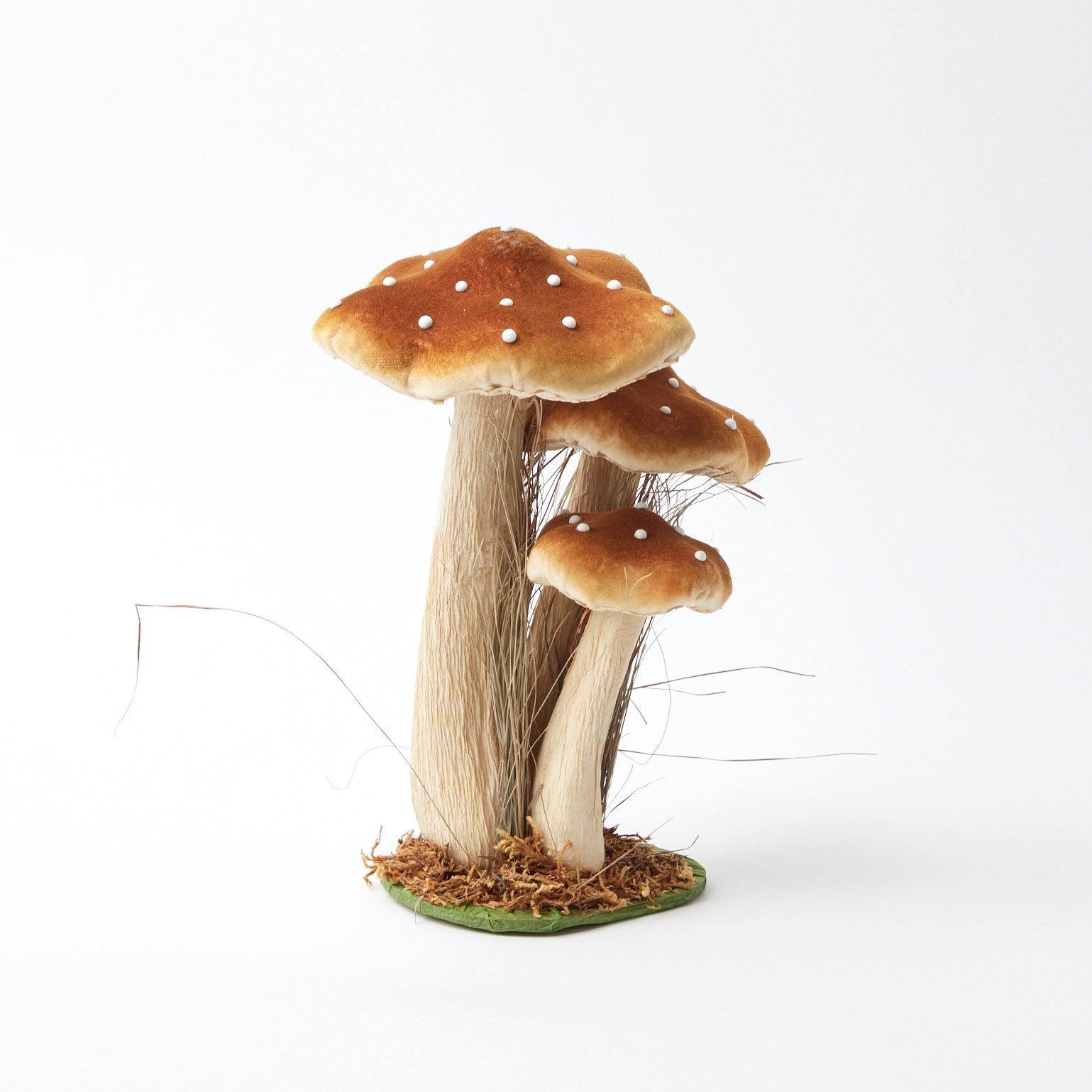 Elevate your interior with the plush charm of the Tall Caramel Velvet Mushroom Set, adding subtle sophistication.