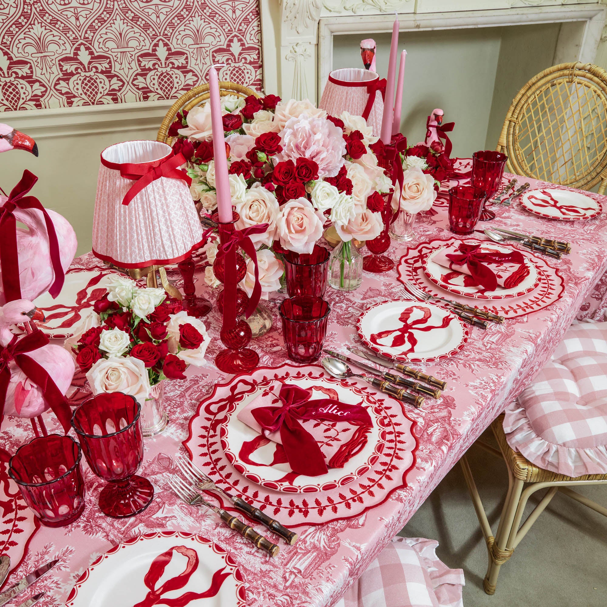 Marilyn Red Bow Starter Plate